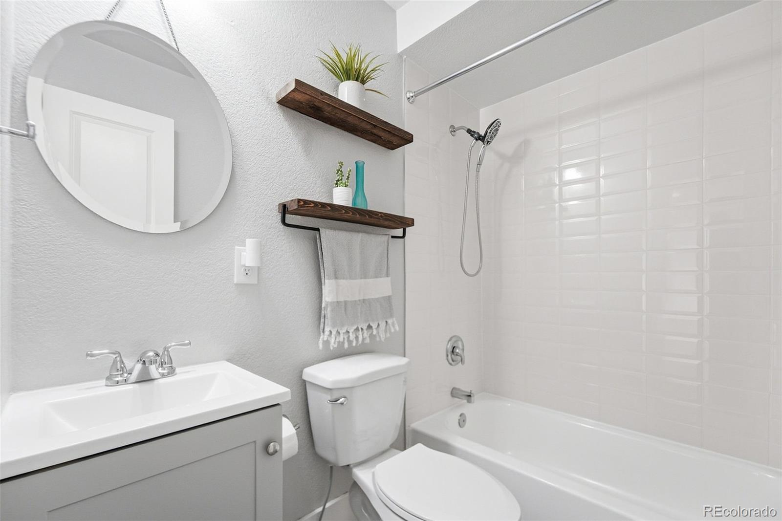 MLS Image #18 for 980  elm street,denver, Colorado