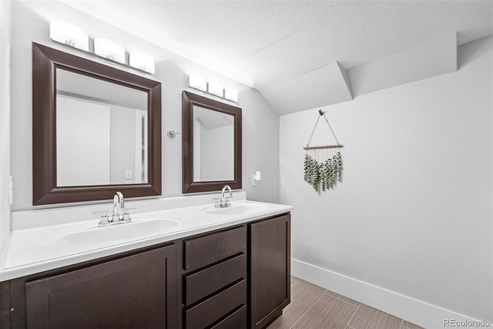 MLS Image #35 for 980  elm street,denver, Colorado