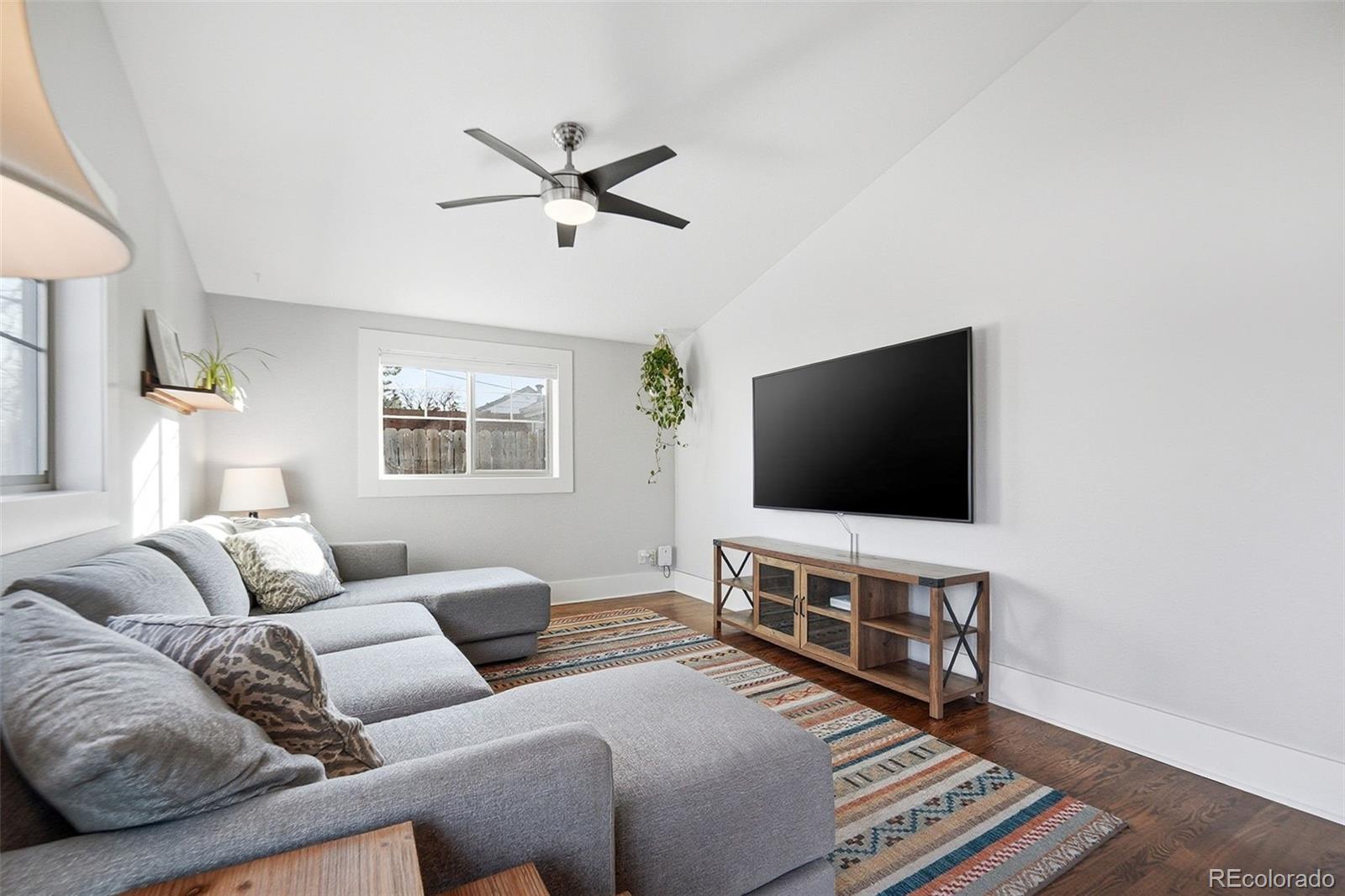 MLS Image #9 for 980  elm street,denver, Colorado