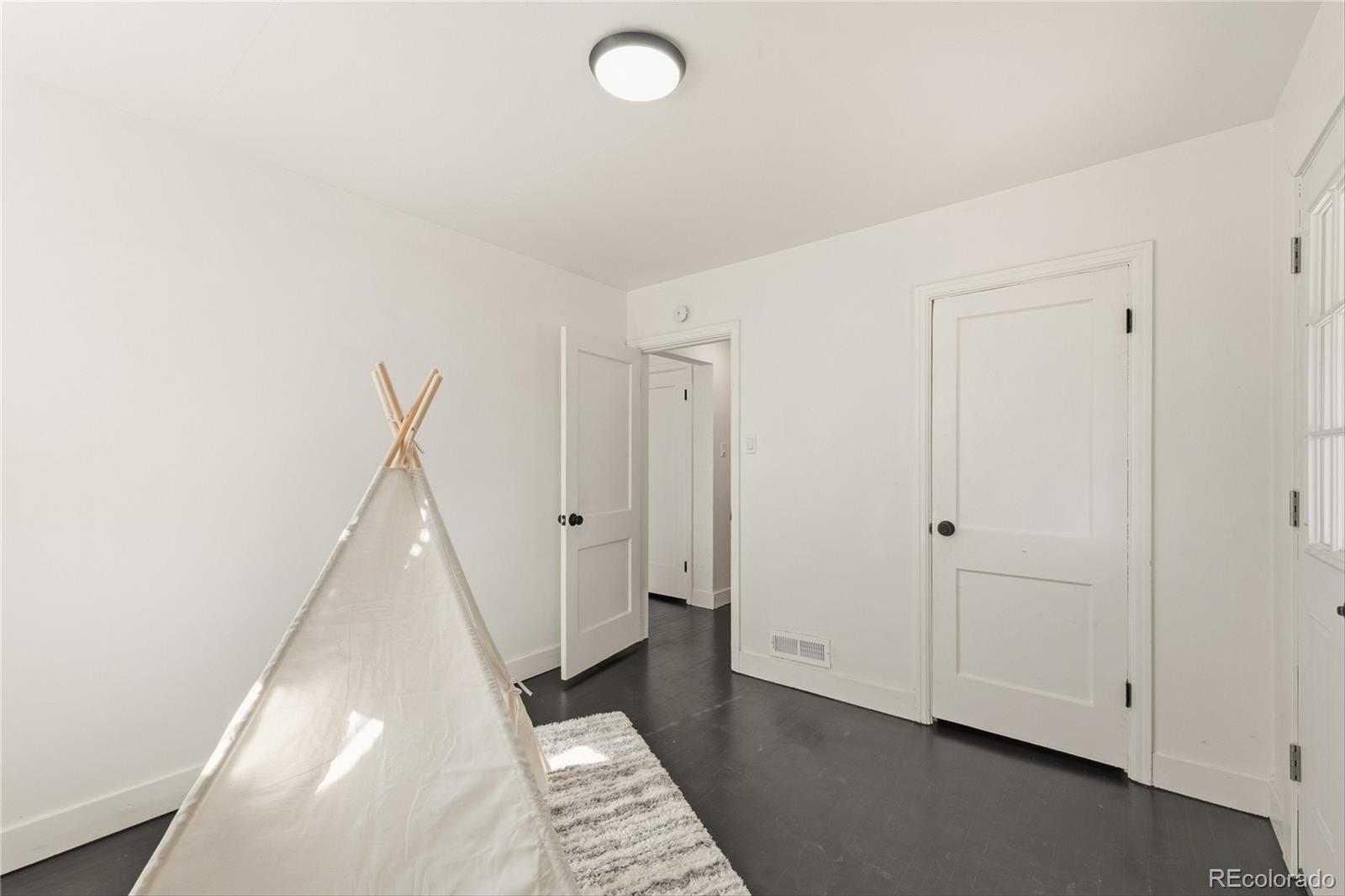 MLS Image #21 for 740 s eliot street,denver, Colorado