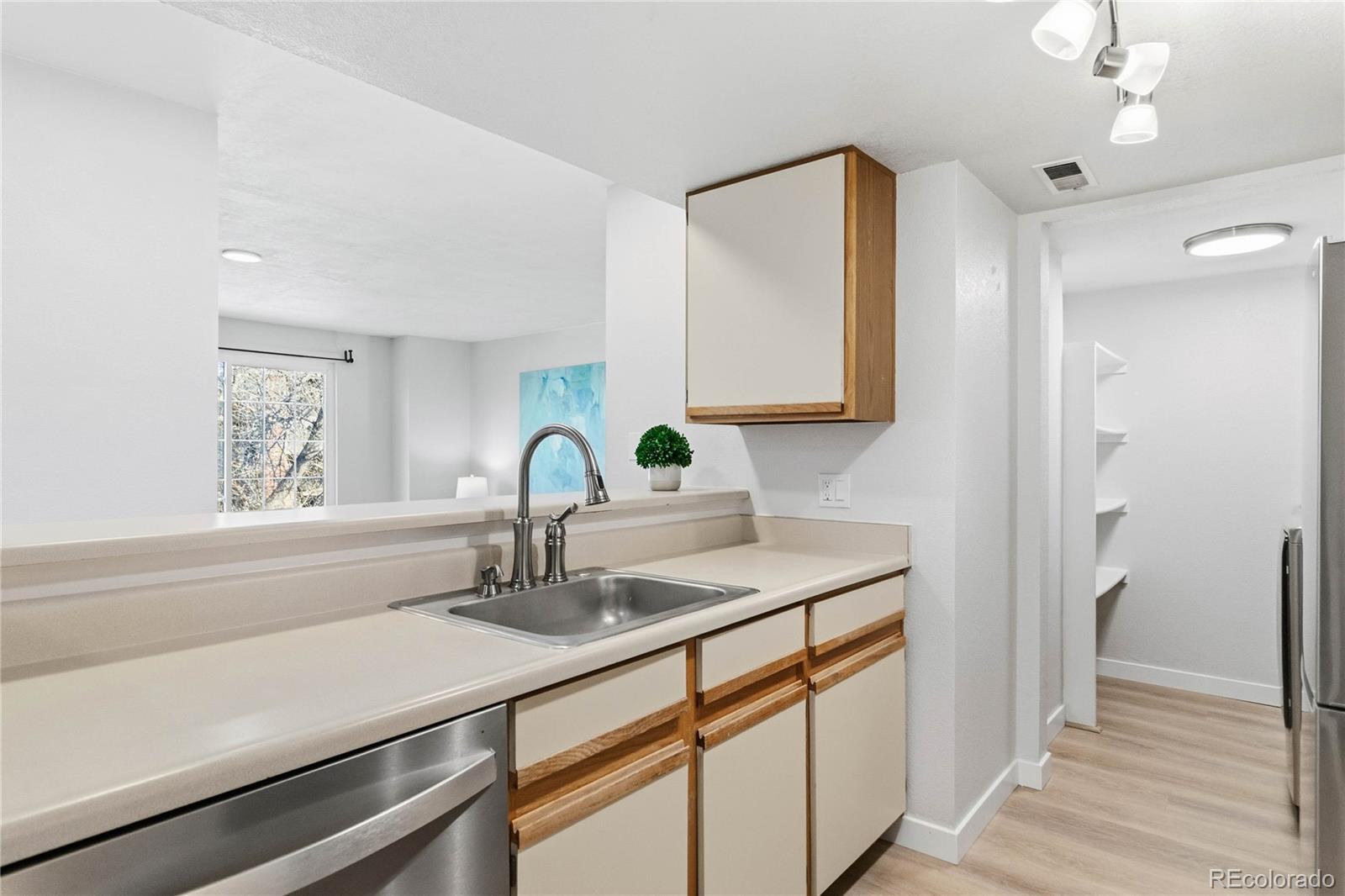 MLS Image #9 for 4760 s wadsworth boulevard,littleton, Colorado