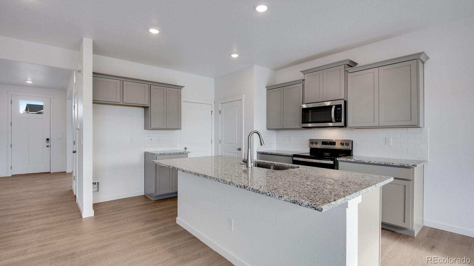 MLS Image #6 for 9855  ceylon court,commerce city, Colorado
