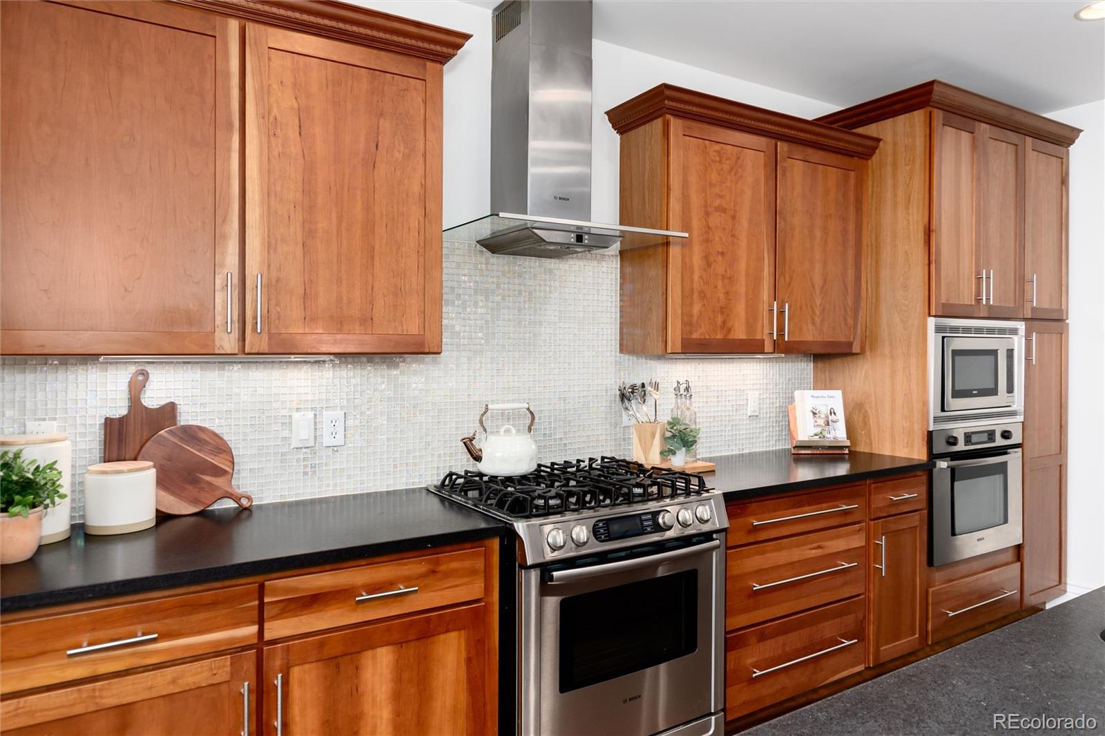 MLS Image #16 for 1106  steele street,denver, Colorado