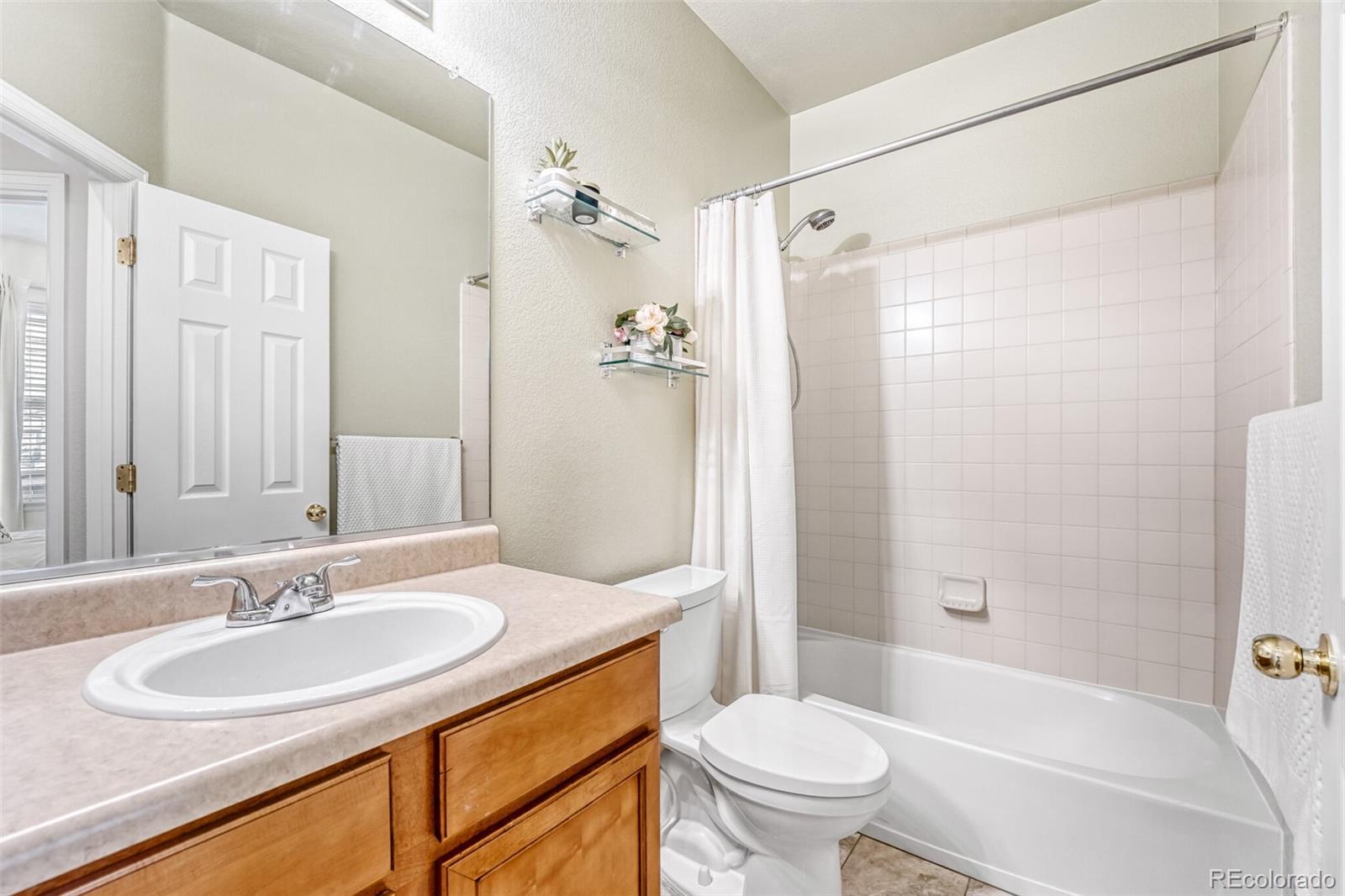 MLS Image #18 for 25029 e 3rd place,aurora, Colorado