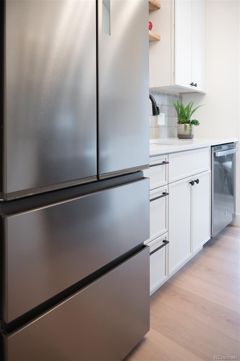 MLS Image #8 for 1175 n emerson street 212,denver, Colorado