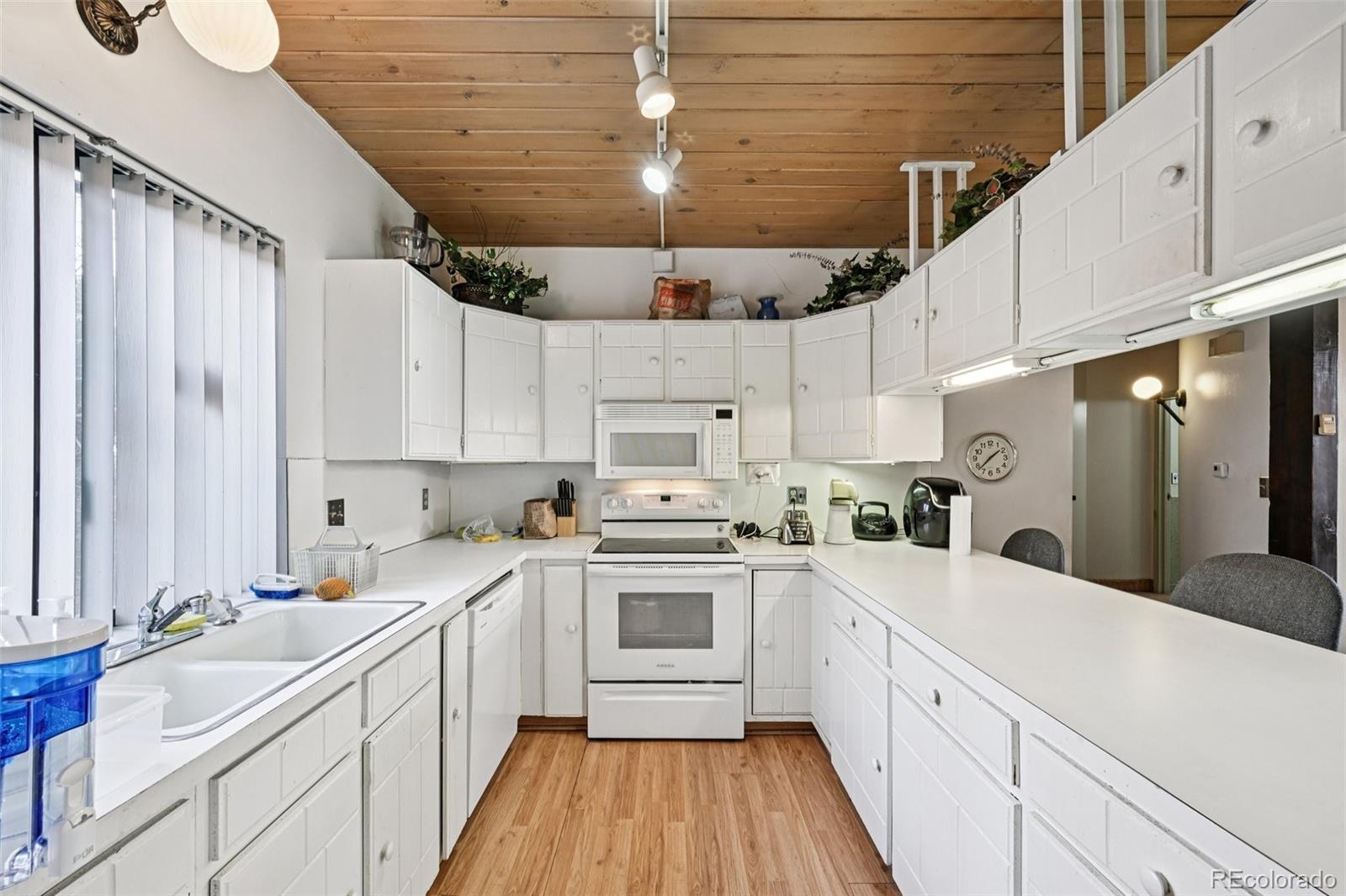 MLS Image #17 for 7085 w 8th place,lakewood, Colorado