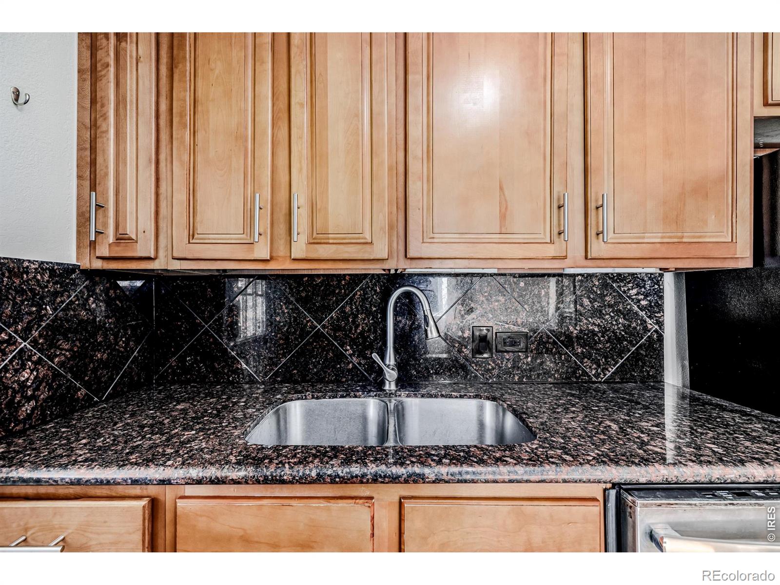 MLS Image #11 for 2675  pontiac street,denver, Colorado