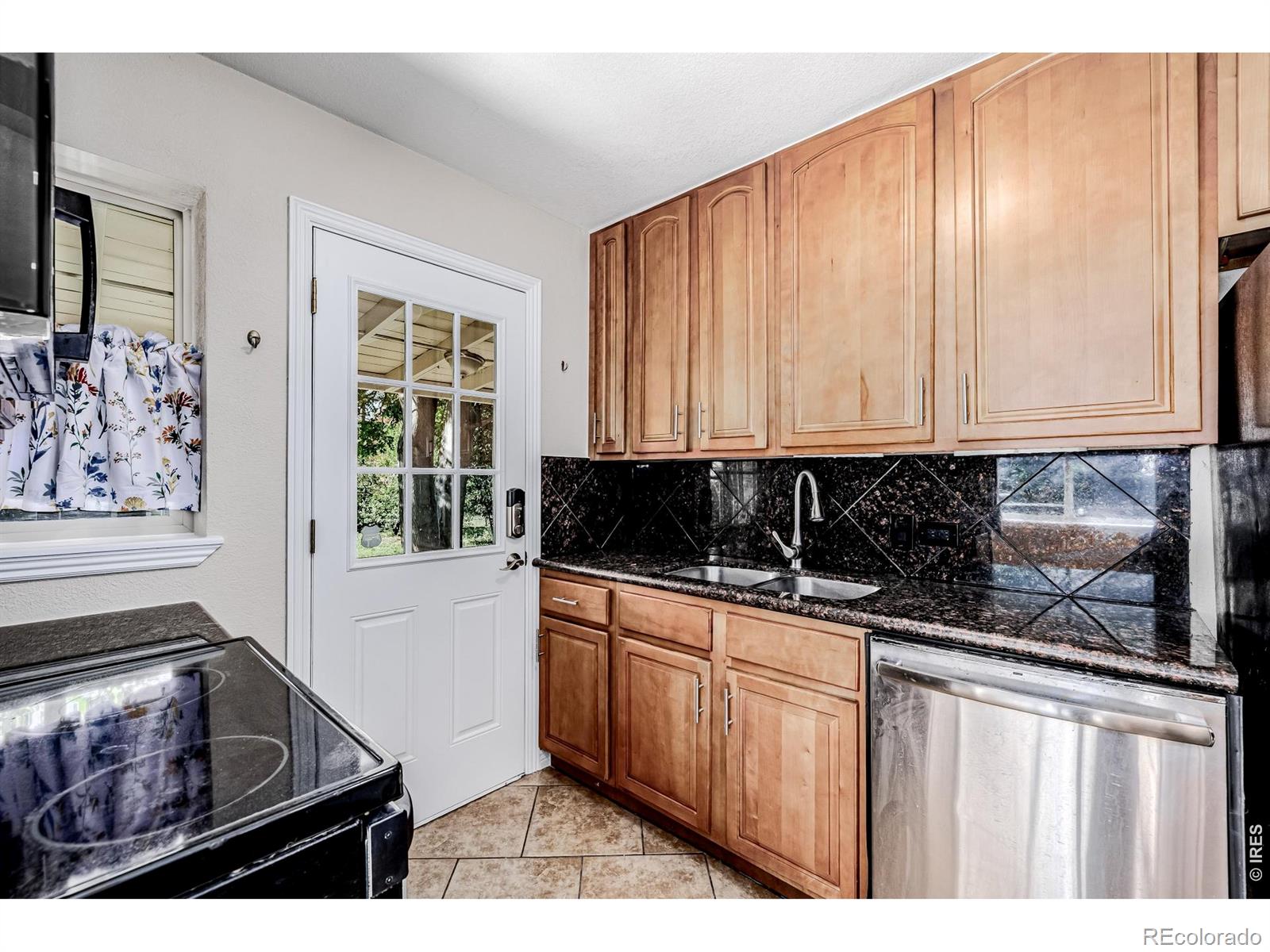 MLS Image #9 for 2675  pontiac street,denver, Colorado