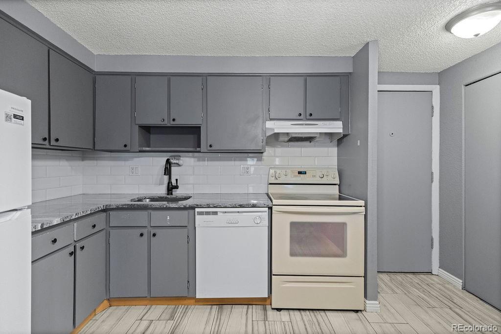 MLS Image #1 for 1302 s parker road,denver, Colorado
