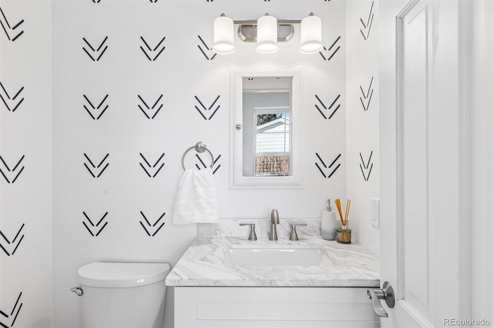 MLS Image #20 for 3743 s hudson street,denver, Colorado