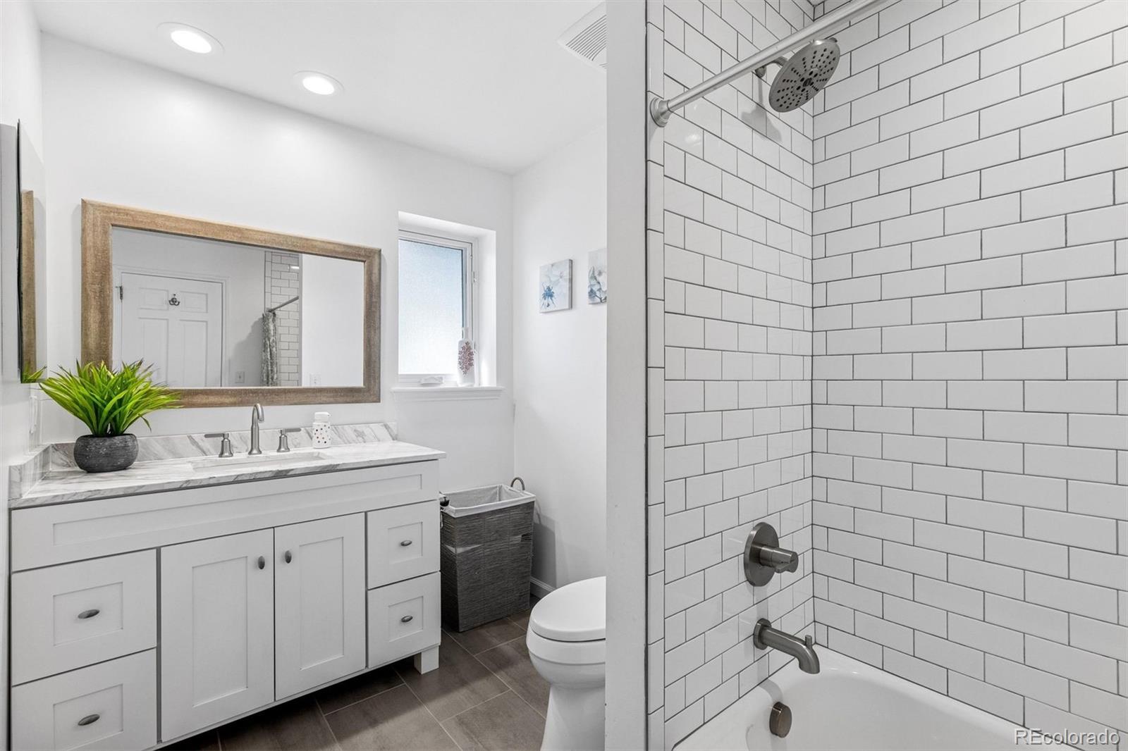 MLS Image #33 for 3743 s hudson street,denver, Colorado
