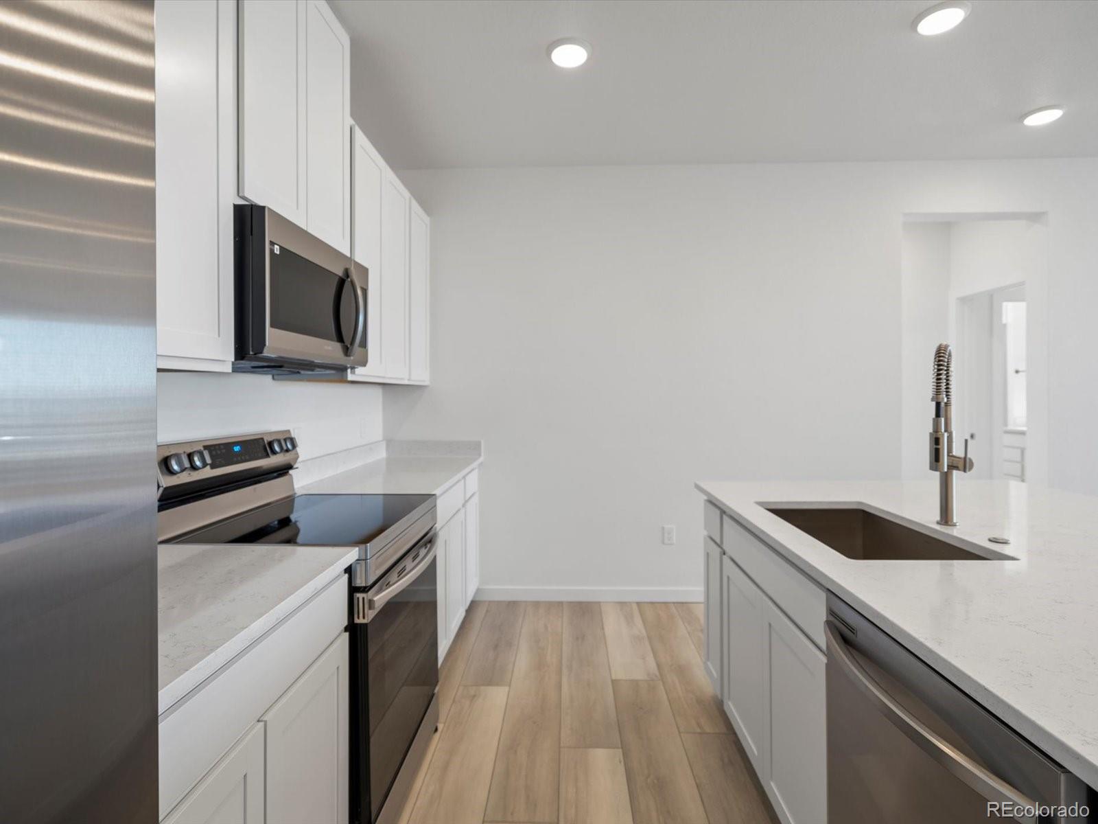 MLS Image #11 for 6153 n ceylon street,denver, Colorado