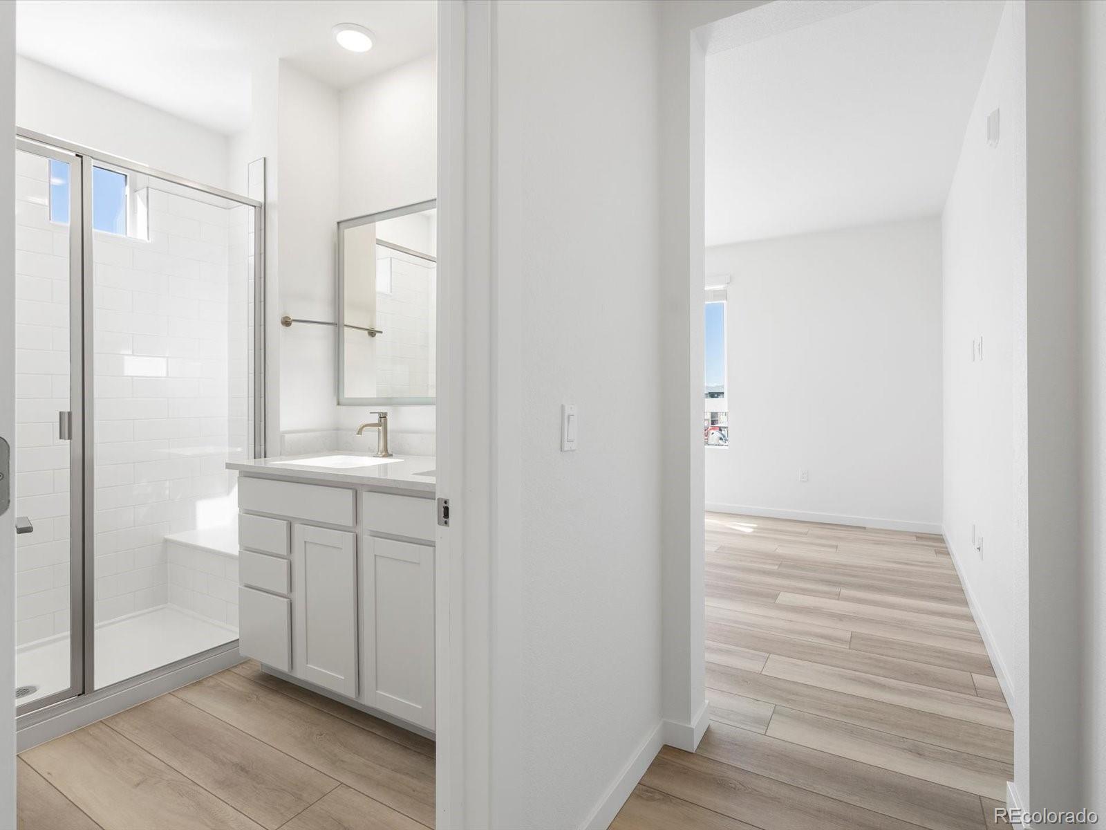 MLS Image #18 for 6153 n ceylon street,denver, Colorado