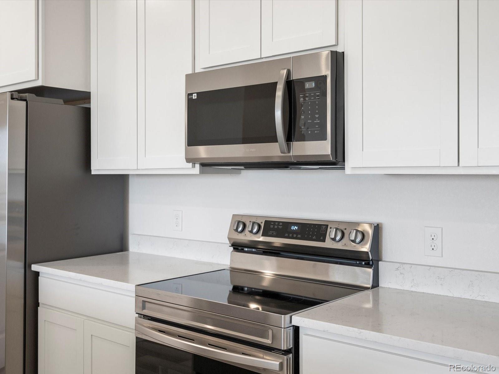 MLS Image #6 for 6153 n ceylon street,denver, Colorado