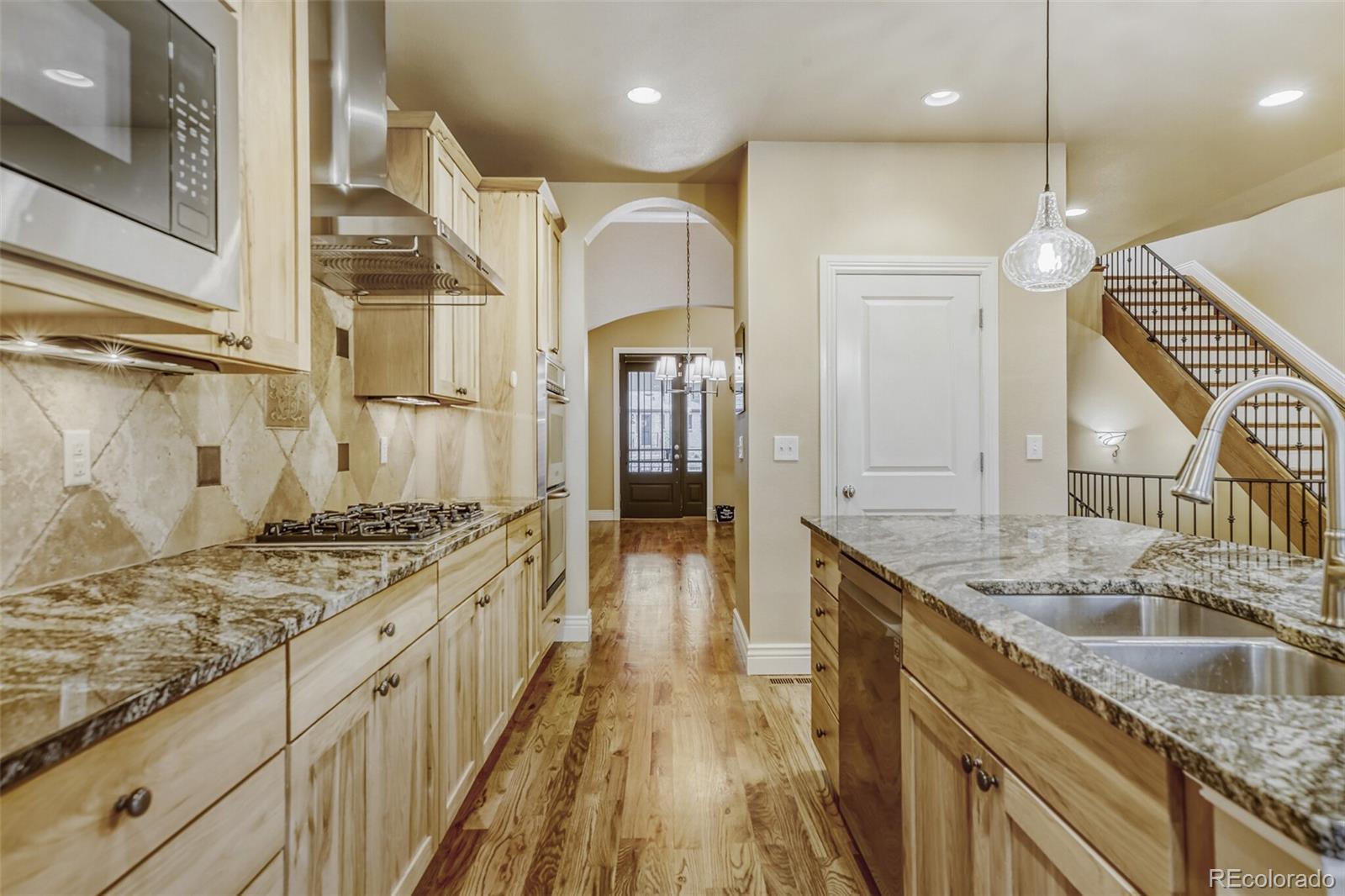 MLS Image #16 for 940  kearney street,denver, Colorado