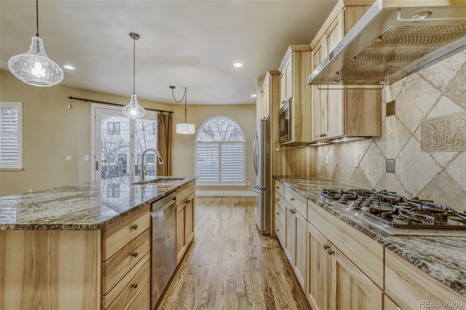 MLS Image #17 for 940  kearney street,denver, Colorado