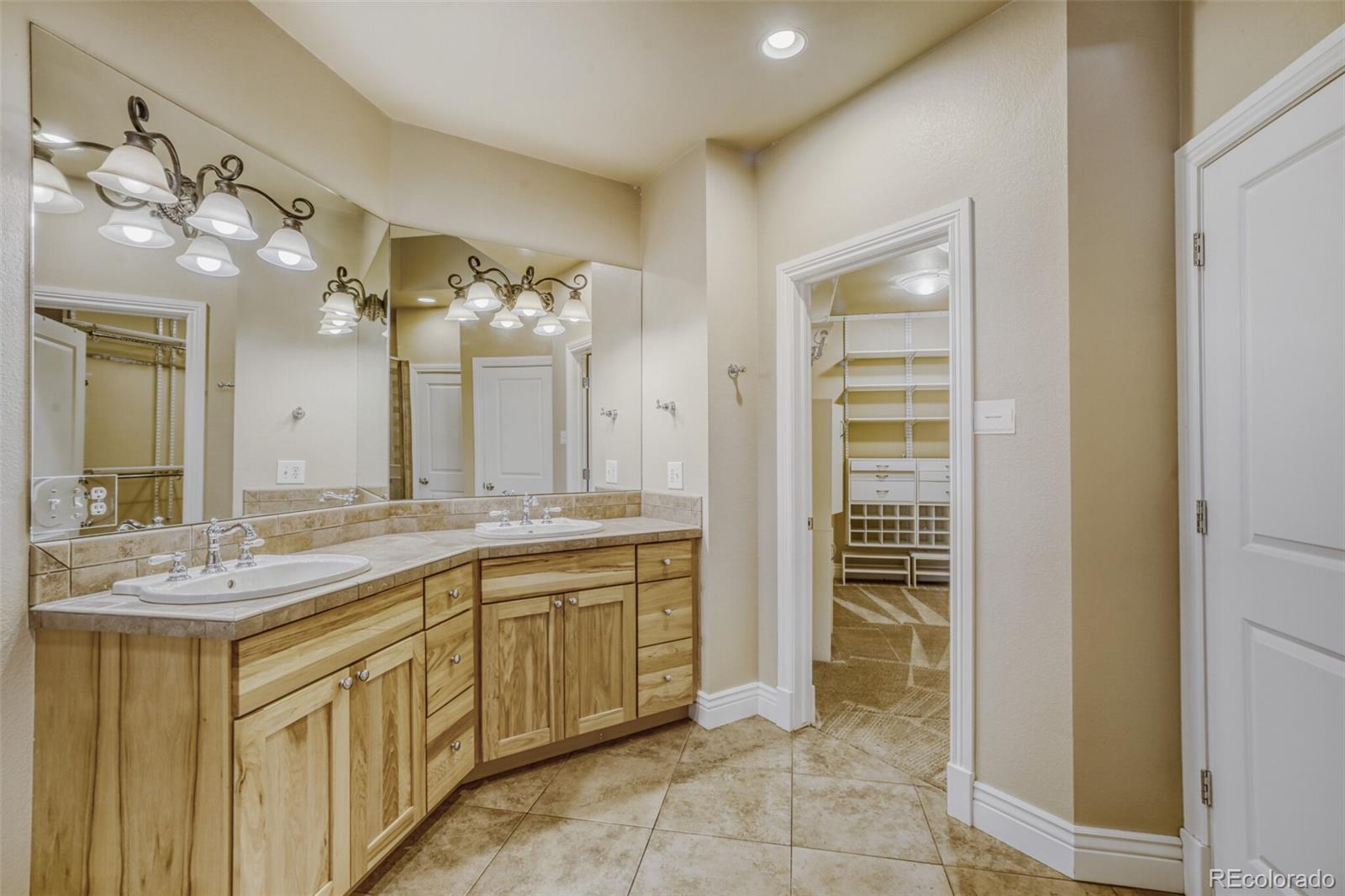 MLS Image #23 for 940  kearney street,denver, Colorado