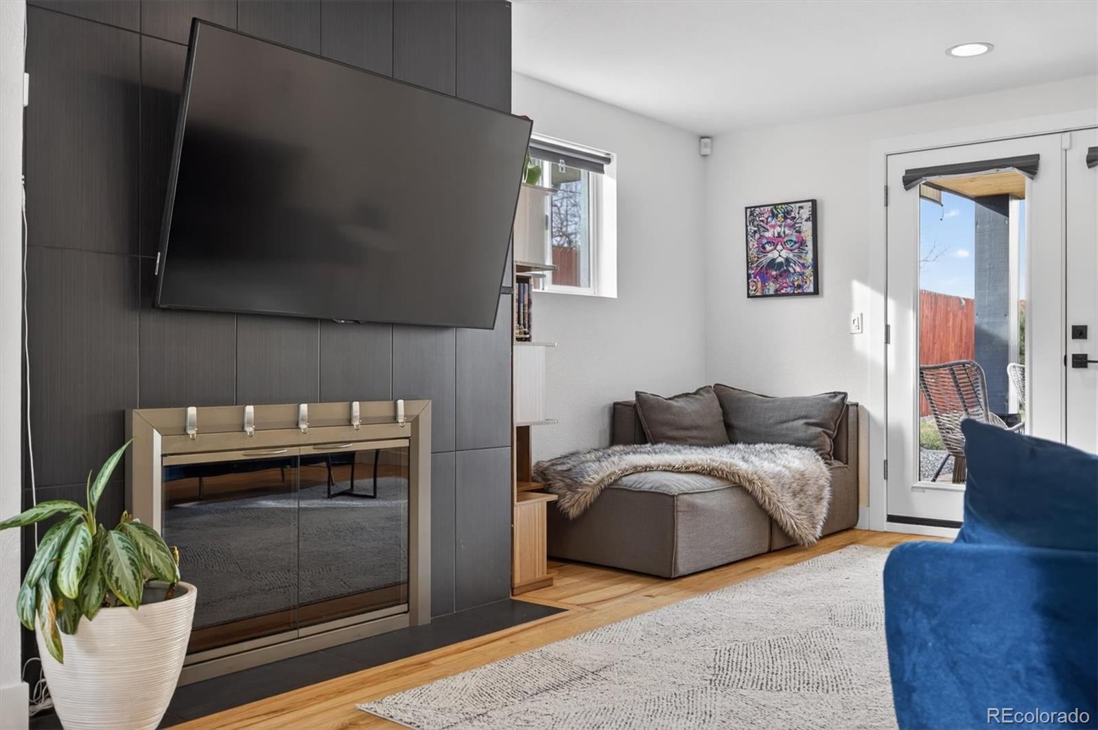 MLS Image #18 for 401 s ivy street,denver, Colorado