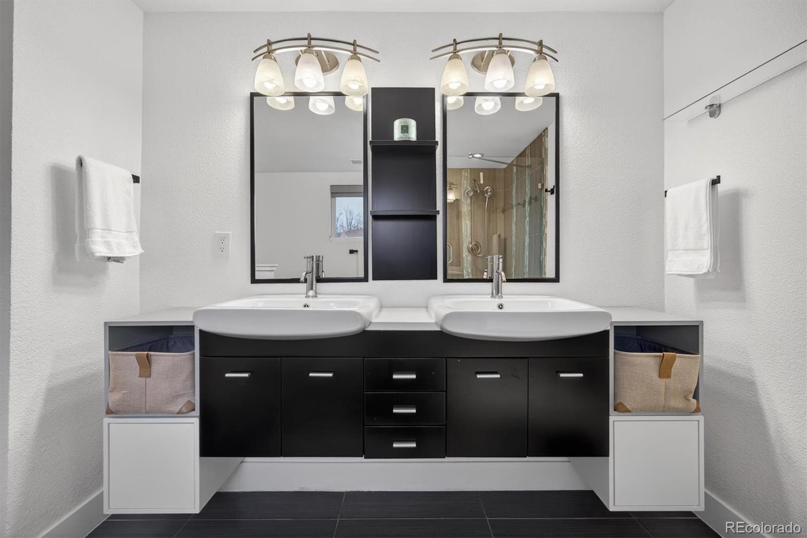 MLS Image #24 for 401 s ivy street,denver, Colorado