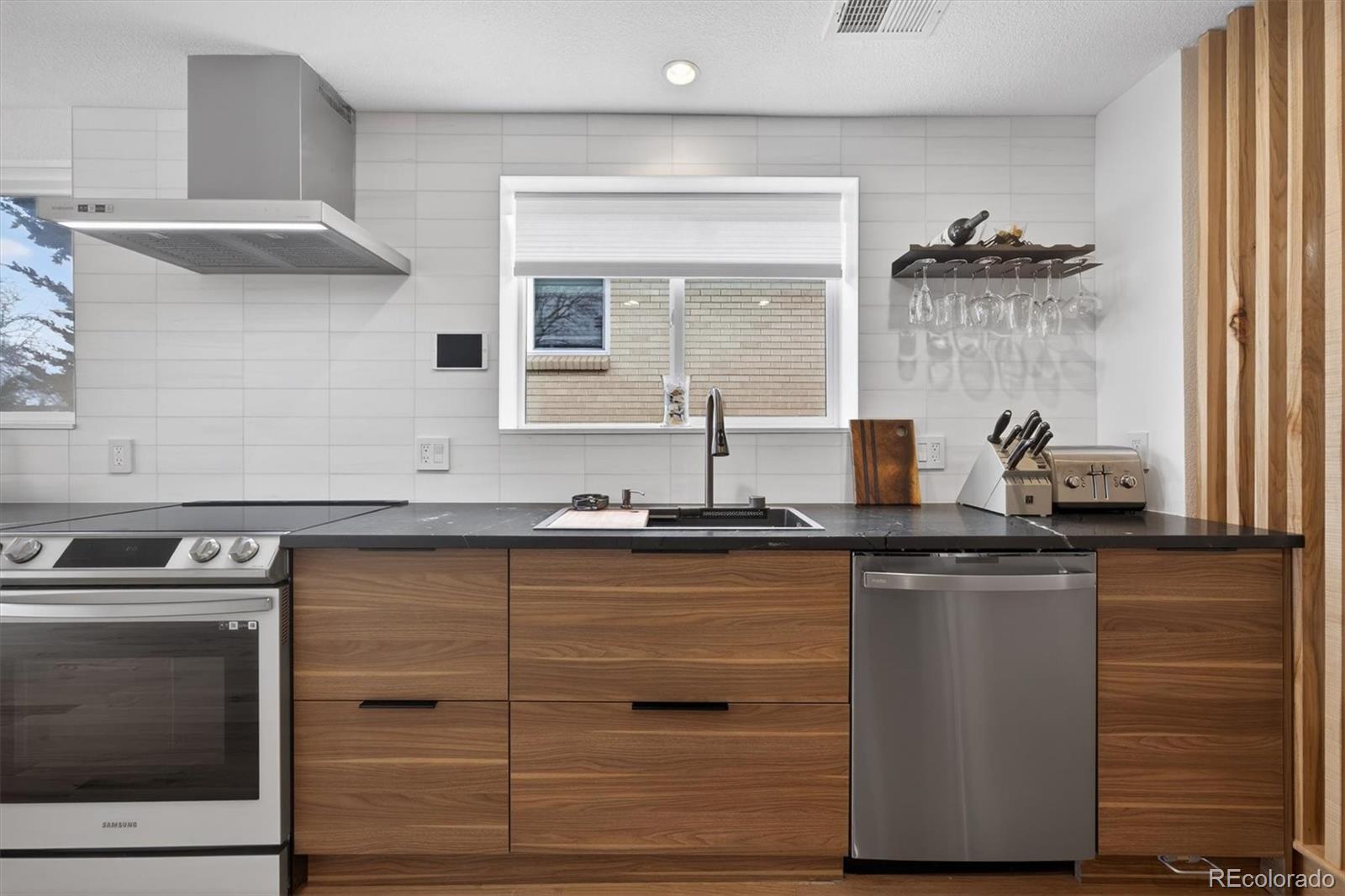 MLS Image #6 for 401 s ivy street,denver, Colorado