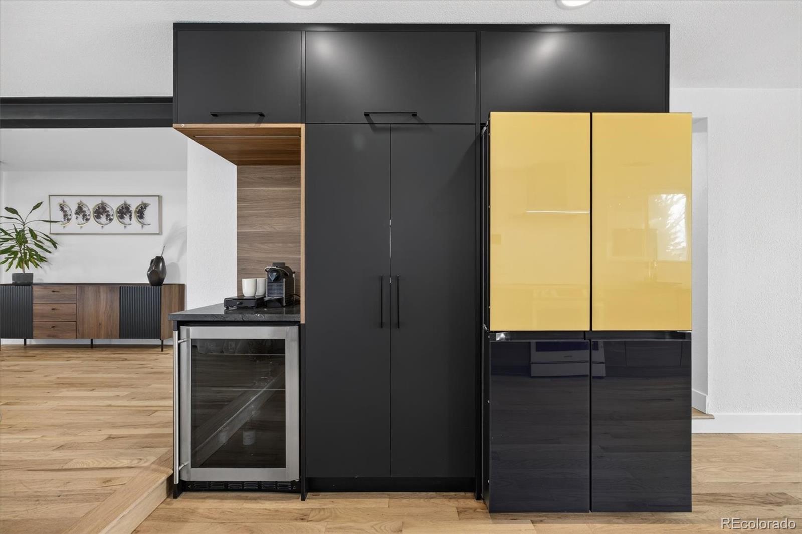 MLS Image #7 for 401 s ivy street,denver, Colorado