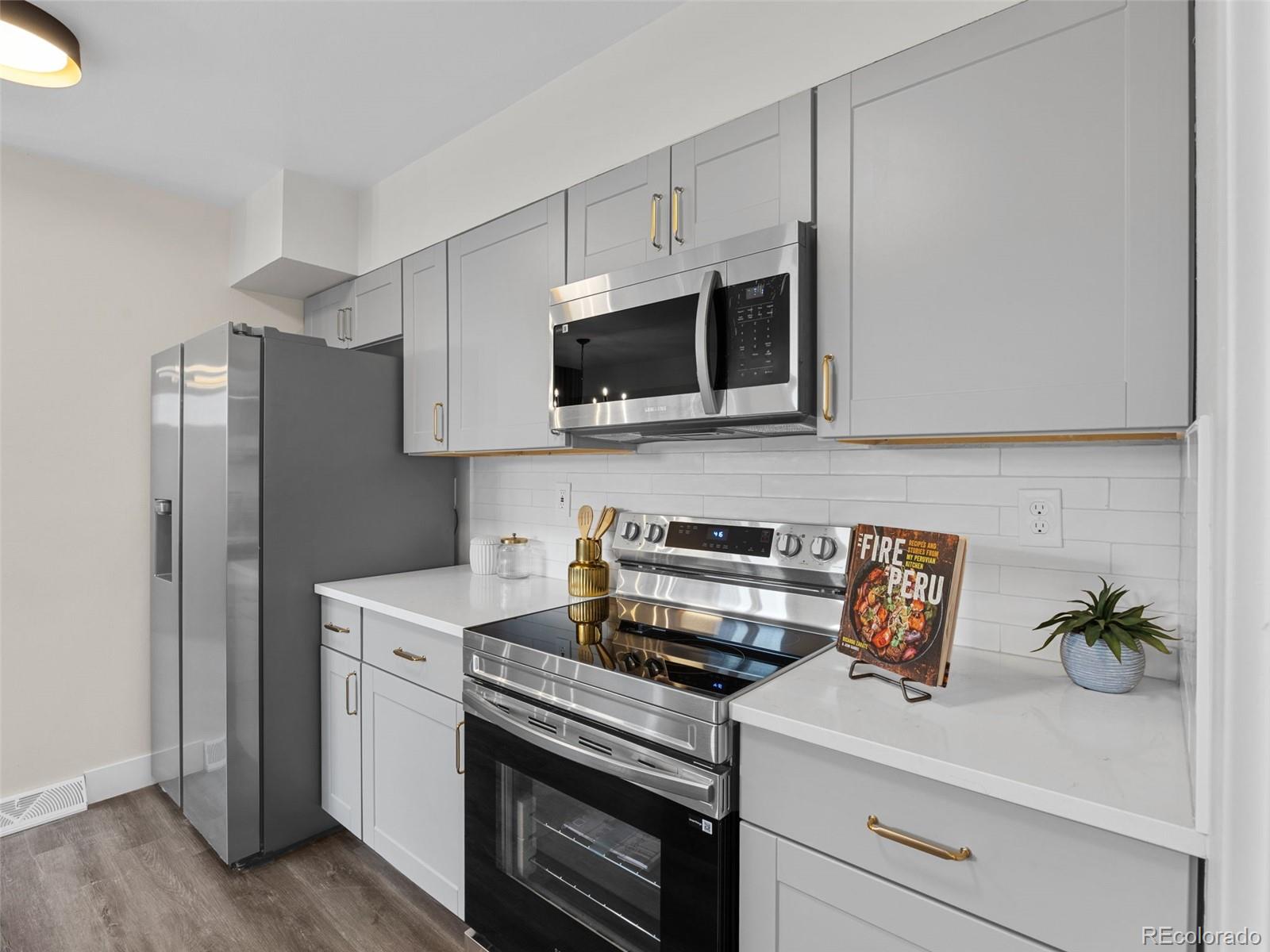 MLS Image #11 for 3548 s hillcrest drive 2,denver, Colorado