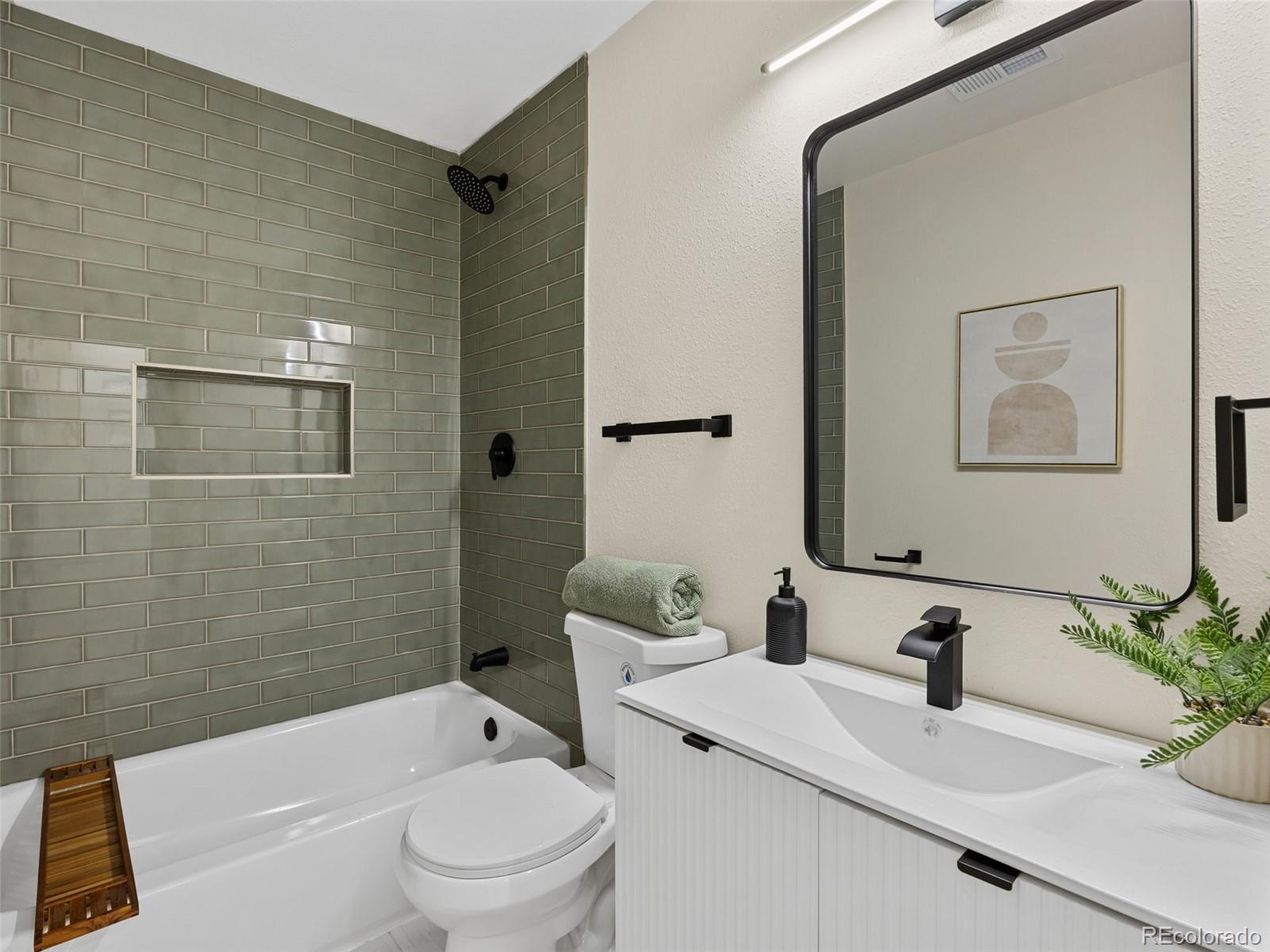 MLS Image #21 for 3548 s hillcrest drive 2,denver, Colorado