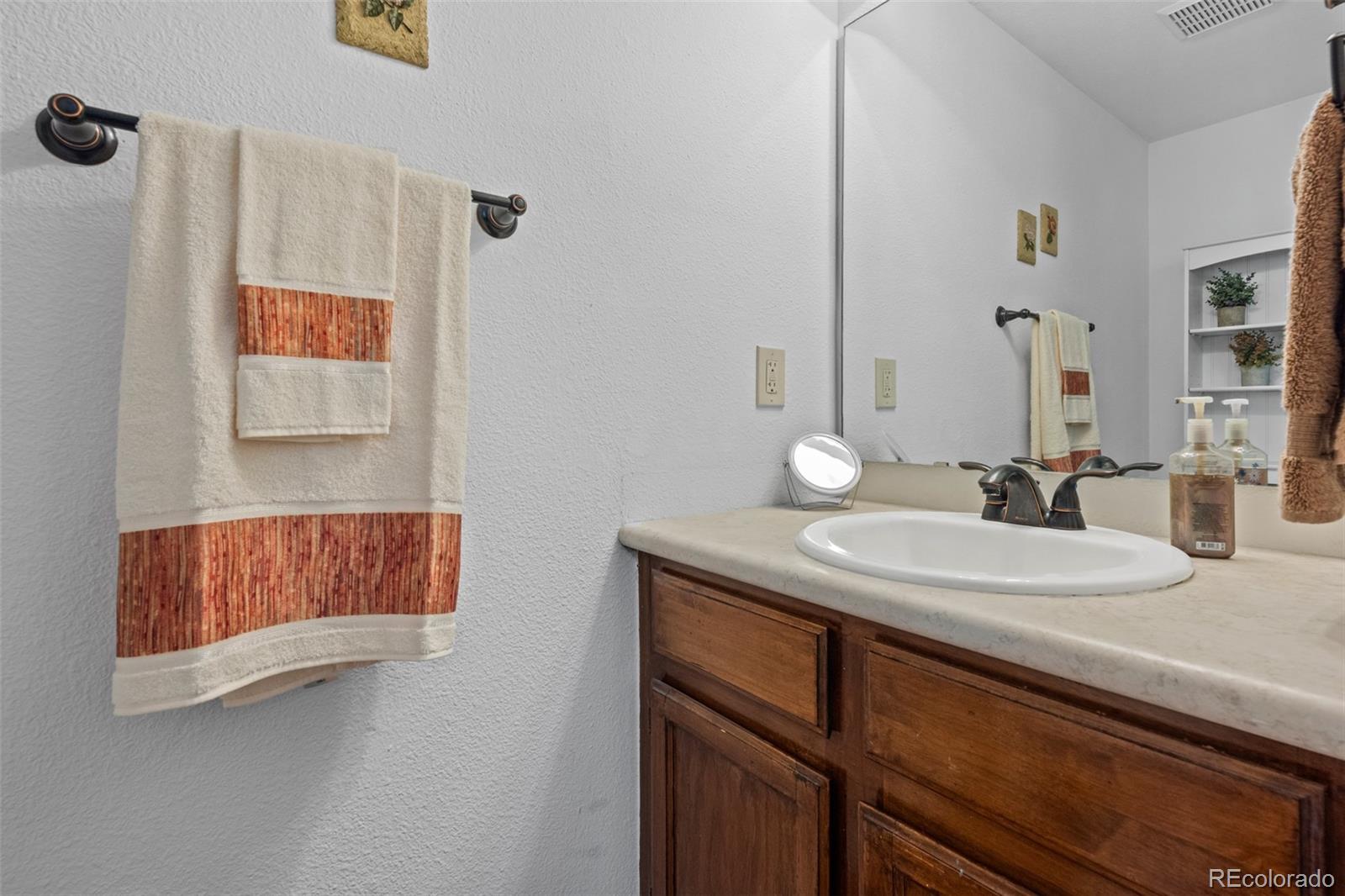 MLS Image #10 for 4020 e 94th avenue b,thornton, Colorado