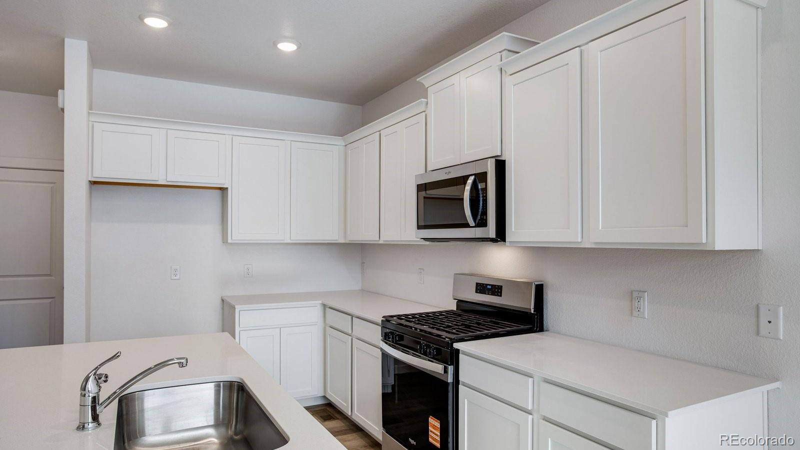 MLS Image #10 for 4636  combine lane,johnstown, Colorado