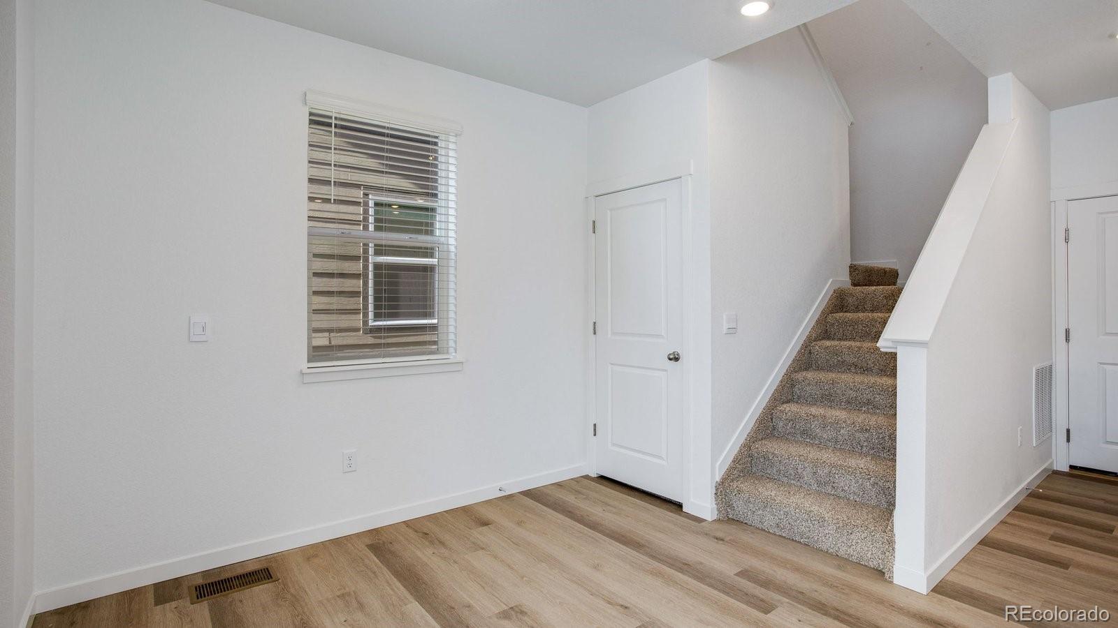 MLS Image #12 for 4636  combine lane,johnstown, Colorado