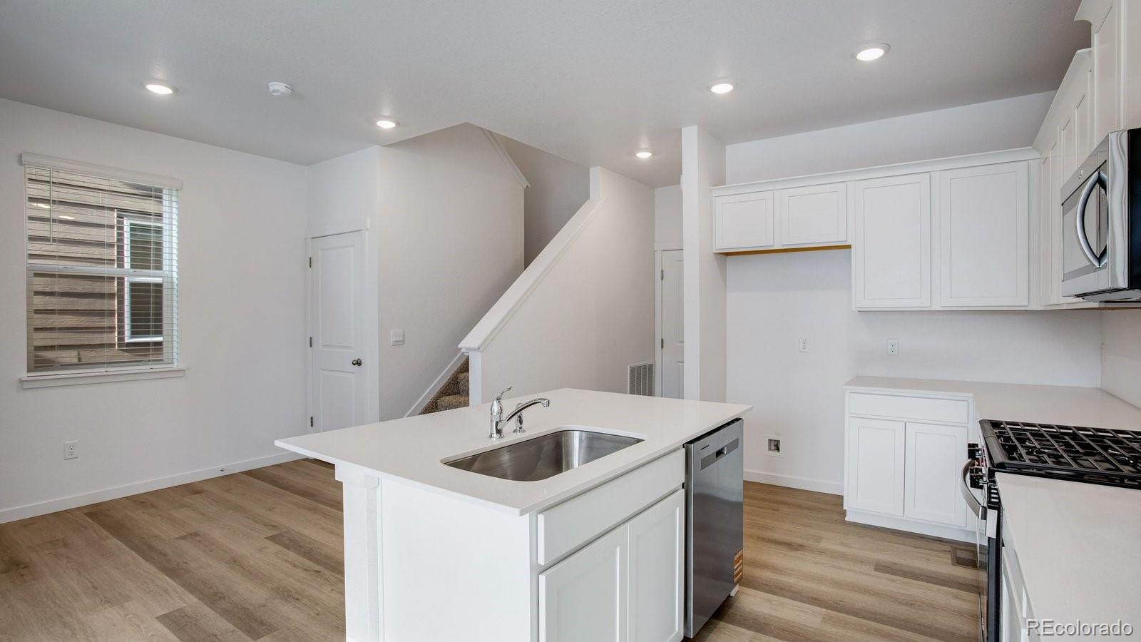 MLS Image #9 for 4636  combine lane,johnstown, Colorado