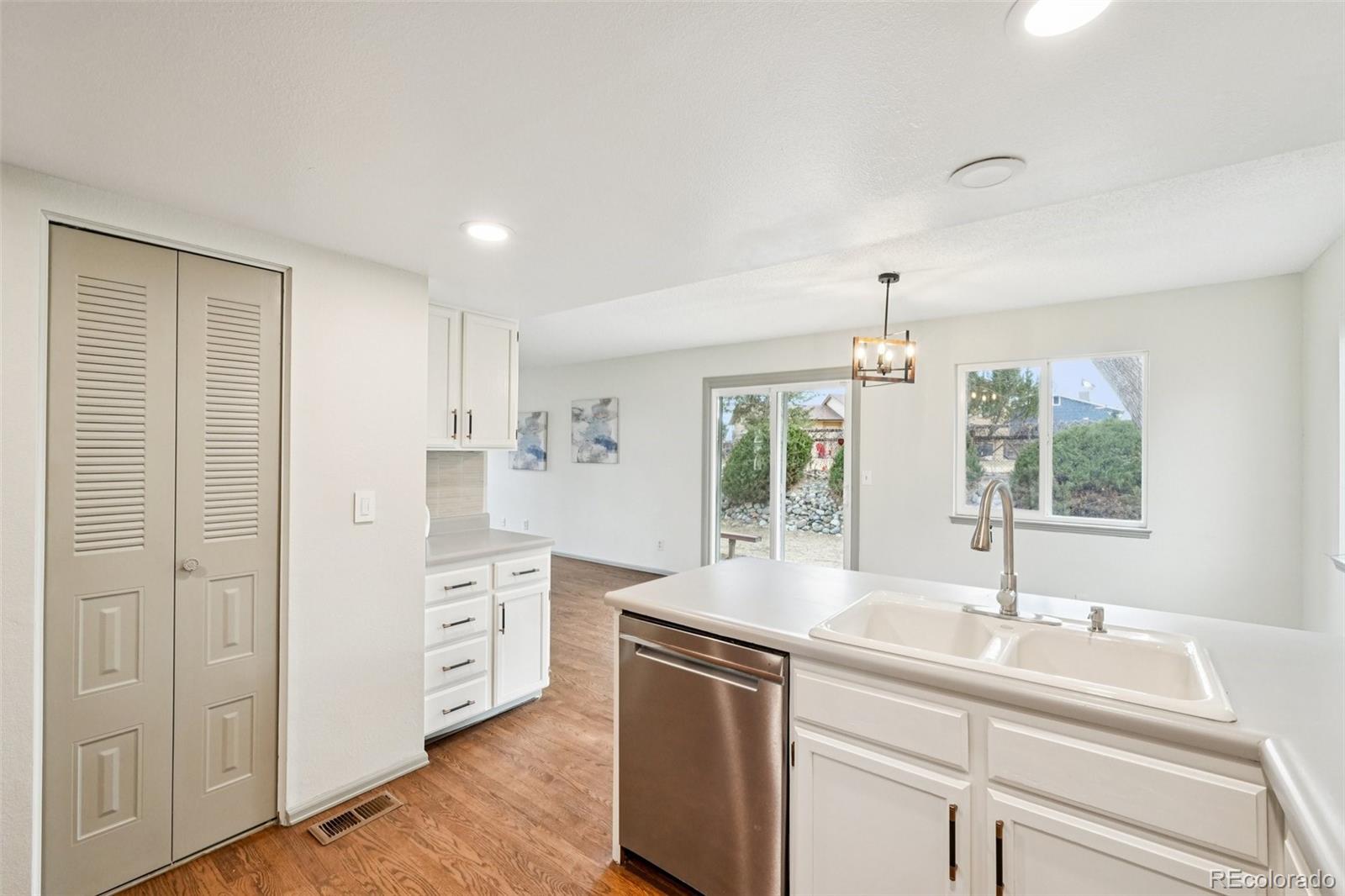 MLS Image #13 for 9700 w chenango avenue,littleton, Colorado