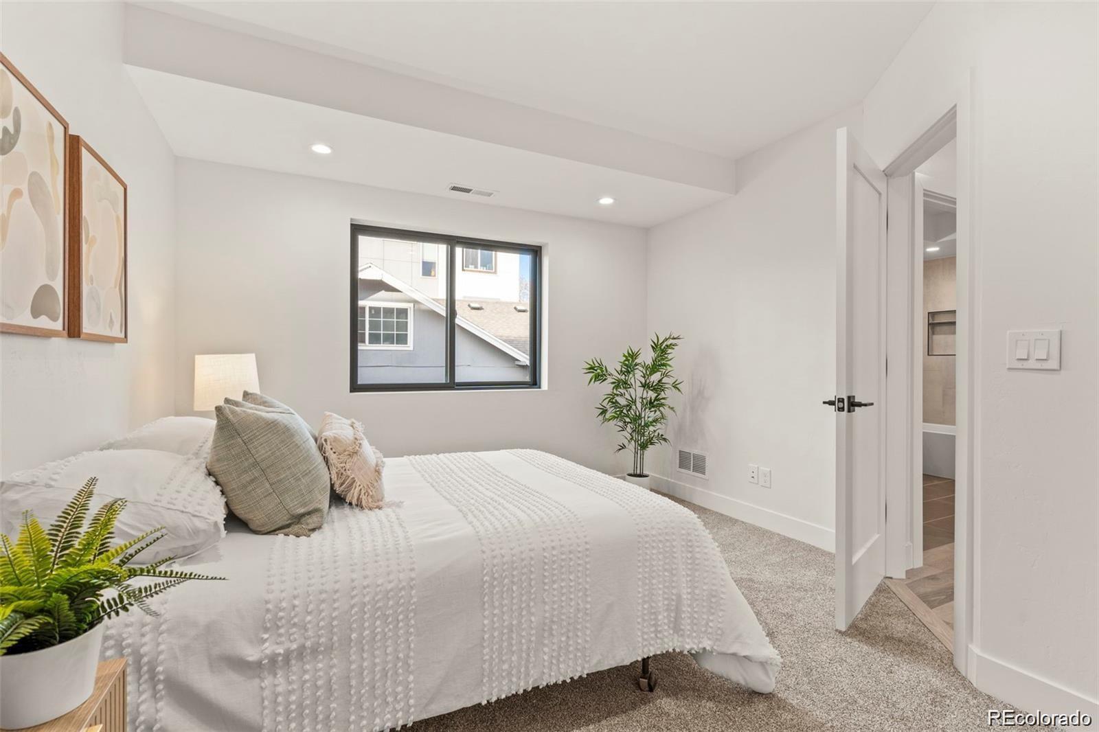 MLS Image #10 for 1713  grove street,denver, Colorado