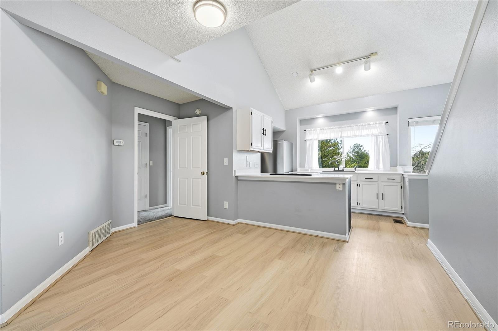 MLS Image #7 for 365  autumn ridge circle a,colorado springs, Colorado