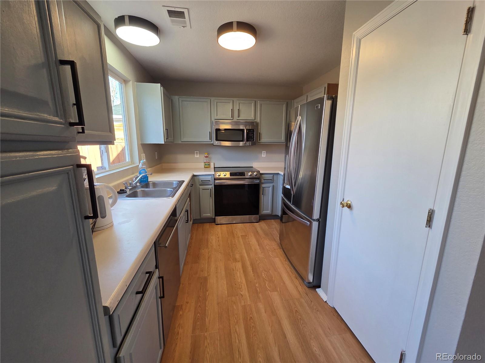 MLS Image #3 for 15627 e 51st drive,denver, Colorado