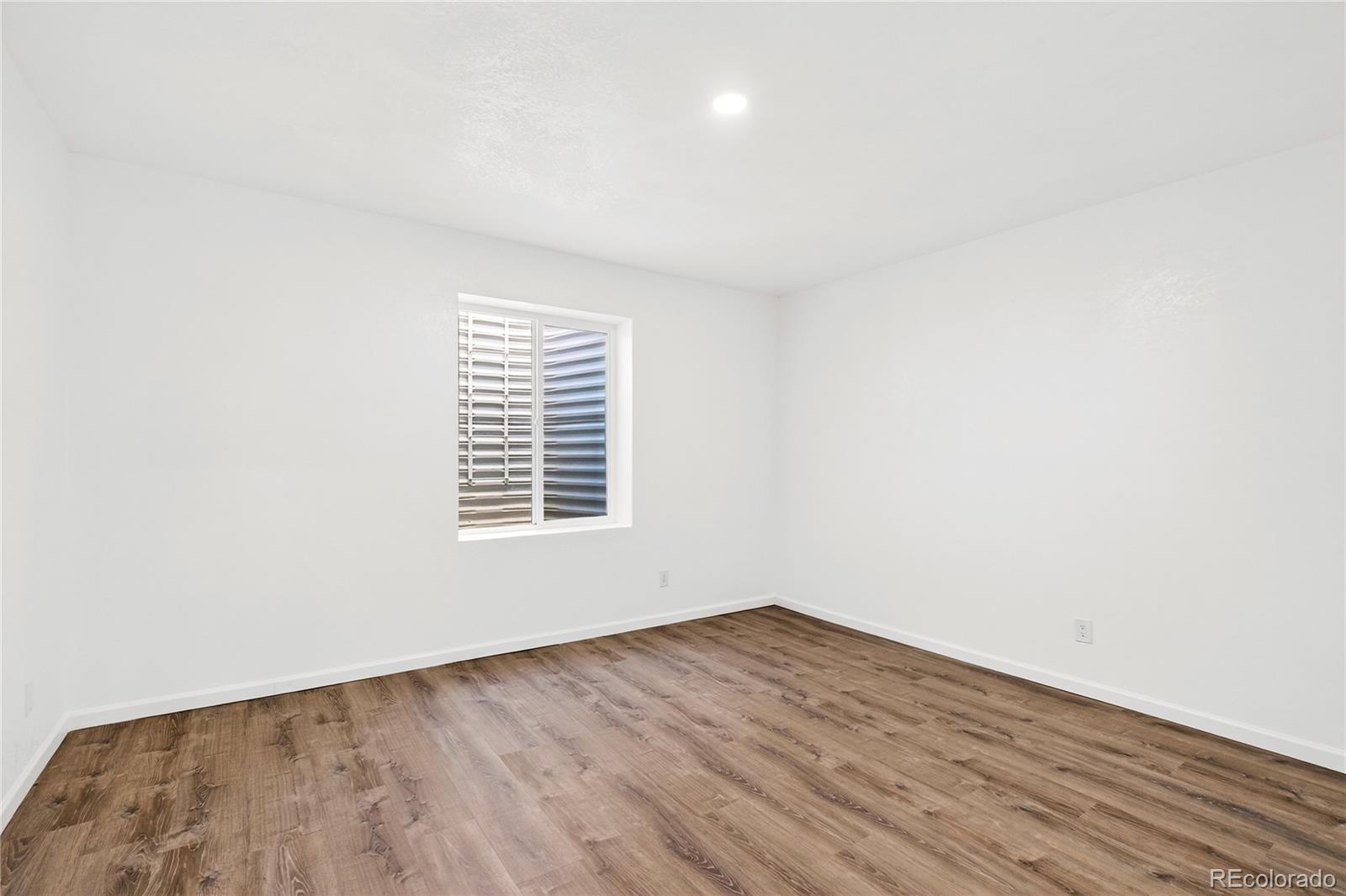 MLS Image #19 for 18136 e 53rd drive,denver, Colorado