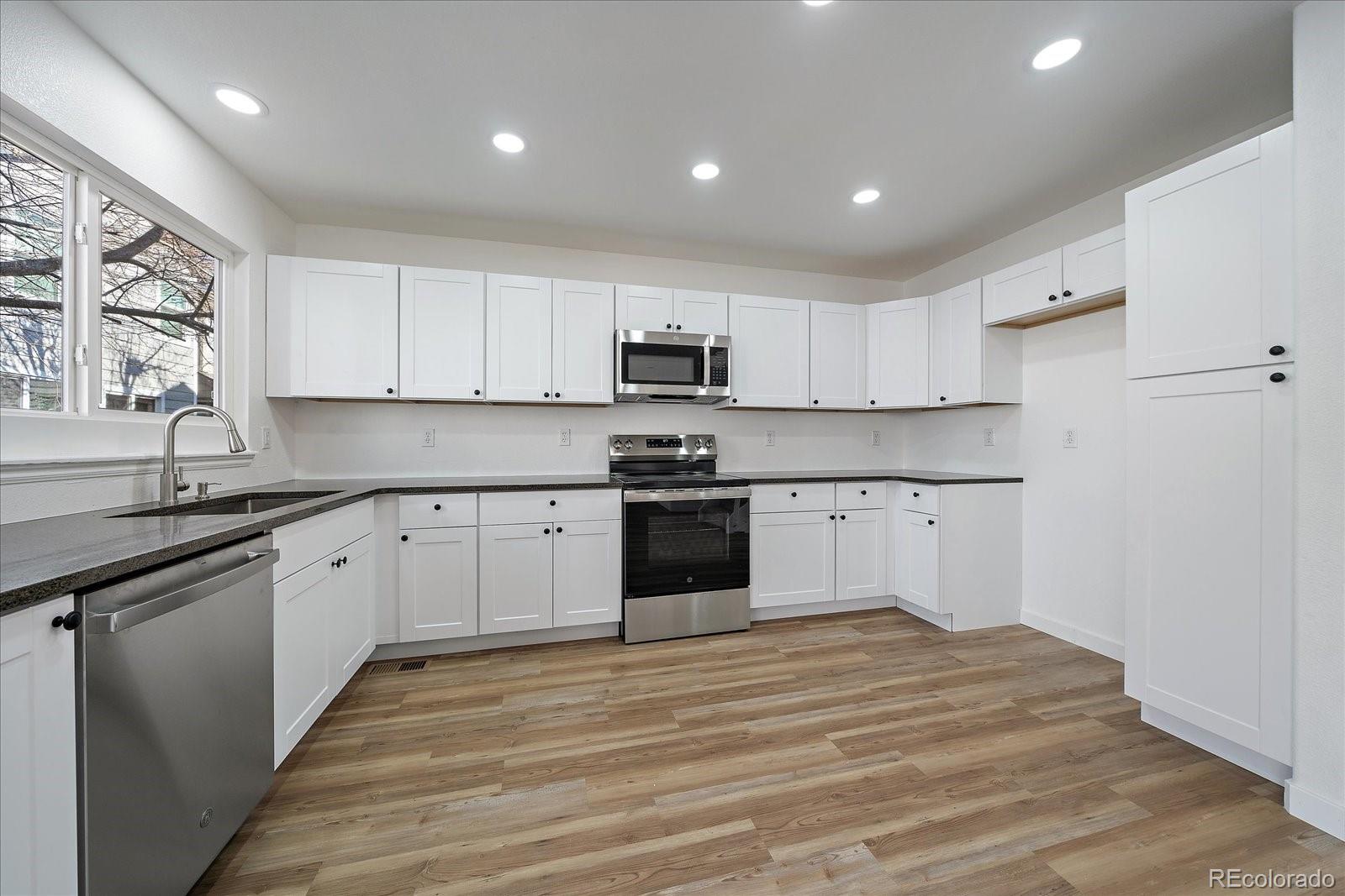 MLS Image #13 for 9253 e arizona place,denver, Colorado