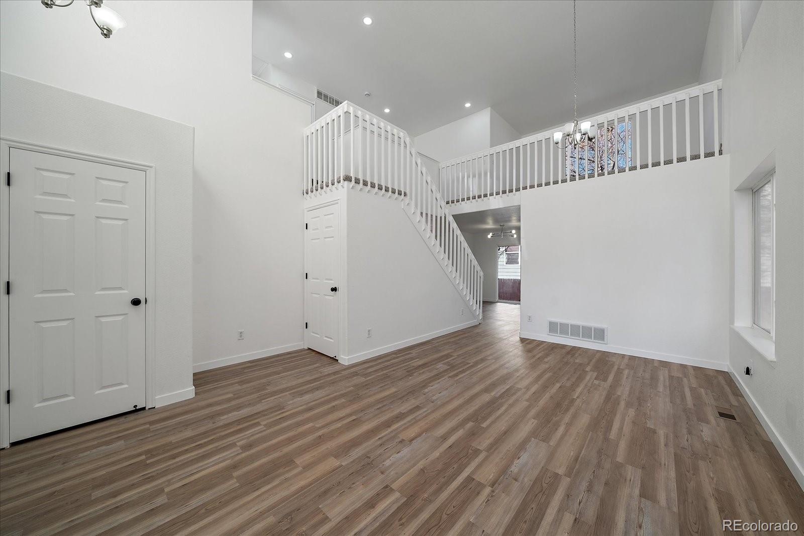 MLS Image #5 for 9253 e arizona place,denver, Colorado