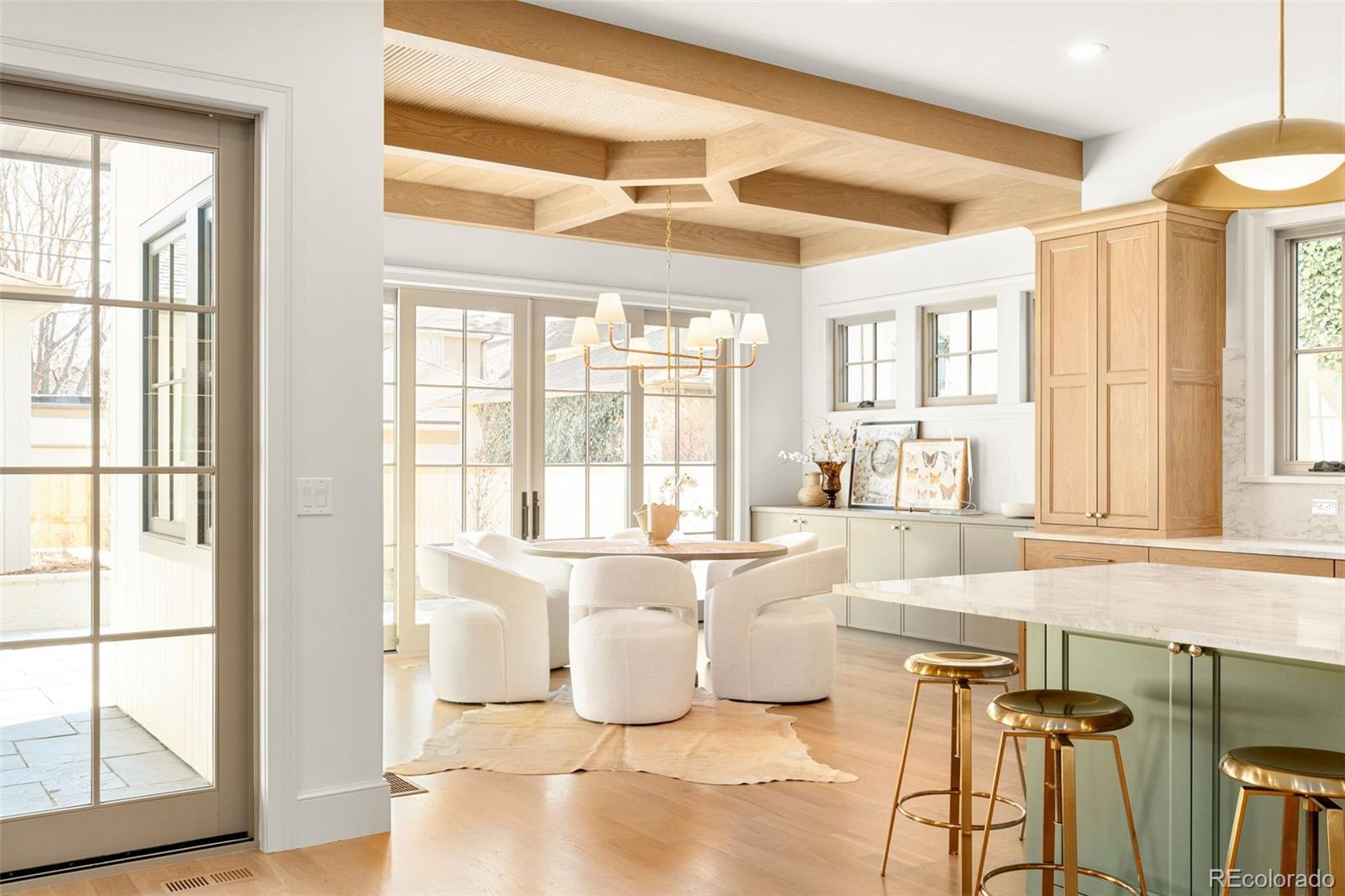 MLS Image #12 for 916 s high street,denver, Colorado