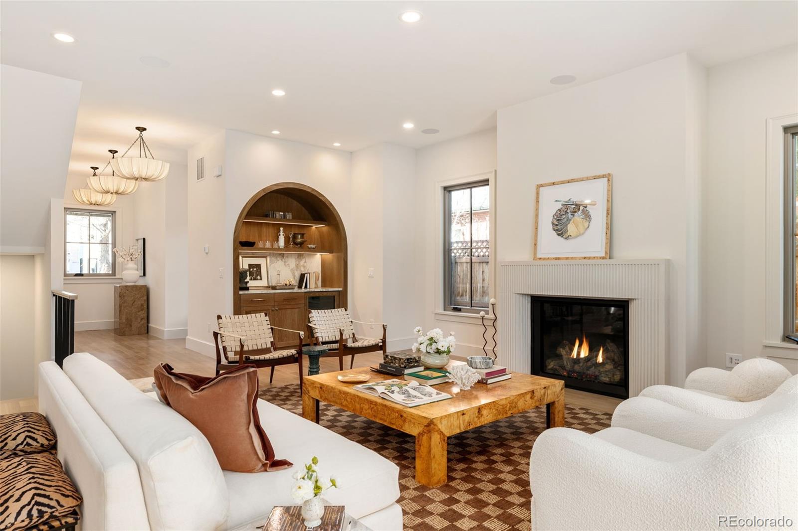 MLS Image #14 for 916 s high street,denver, Colorado