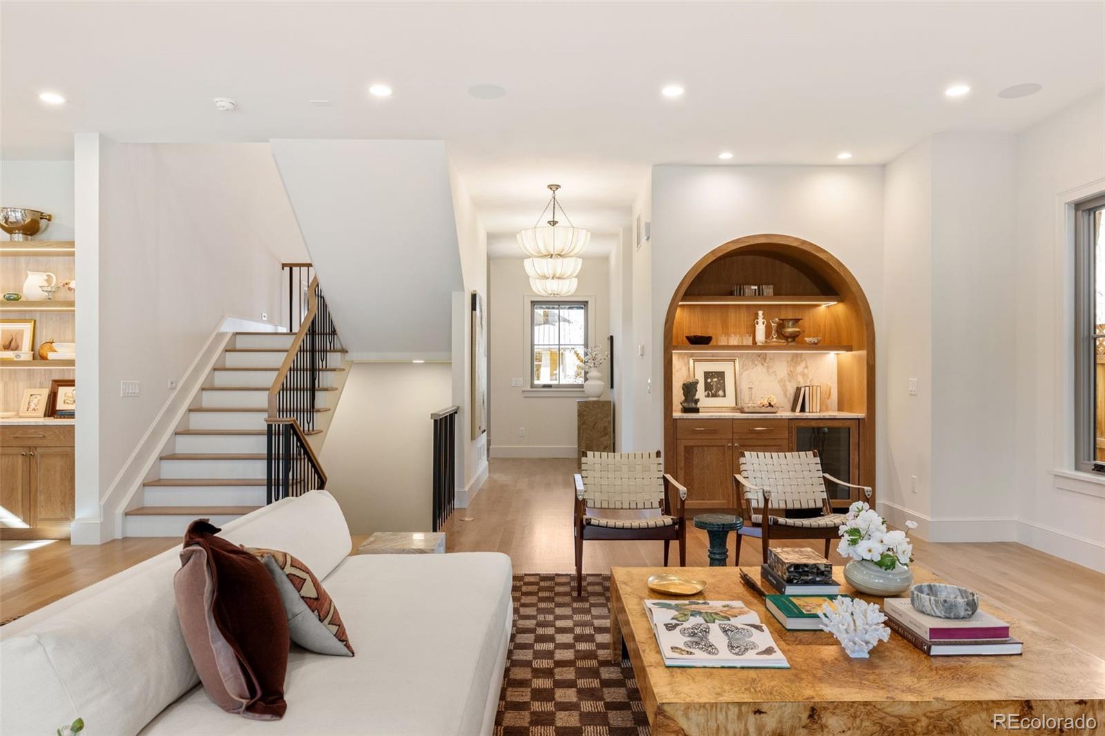 MLS Image #15 for 916 s high street,denver, Colorado
