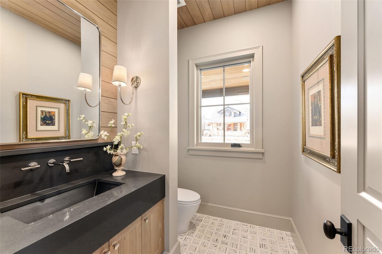 MLS Image #16 for 916 s high street,denver, Colorado