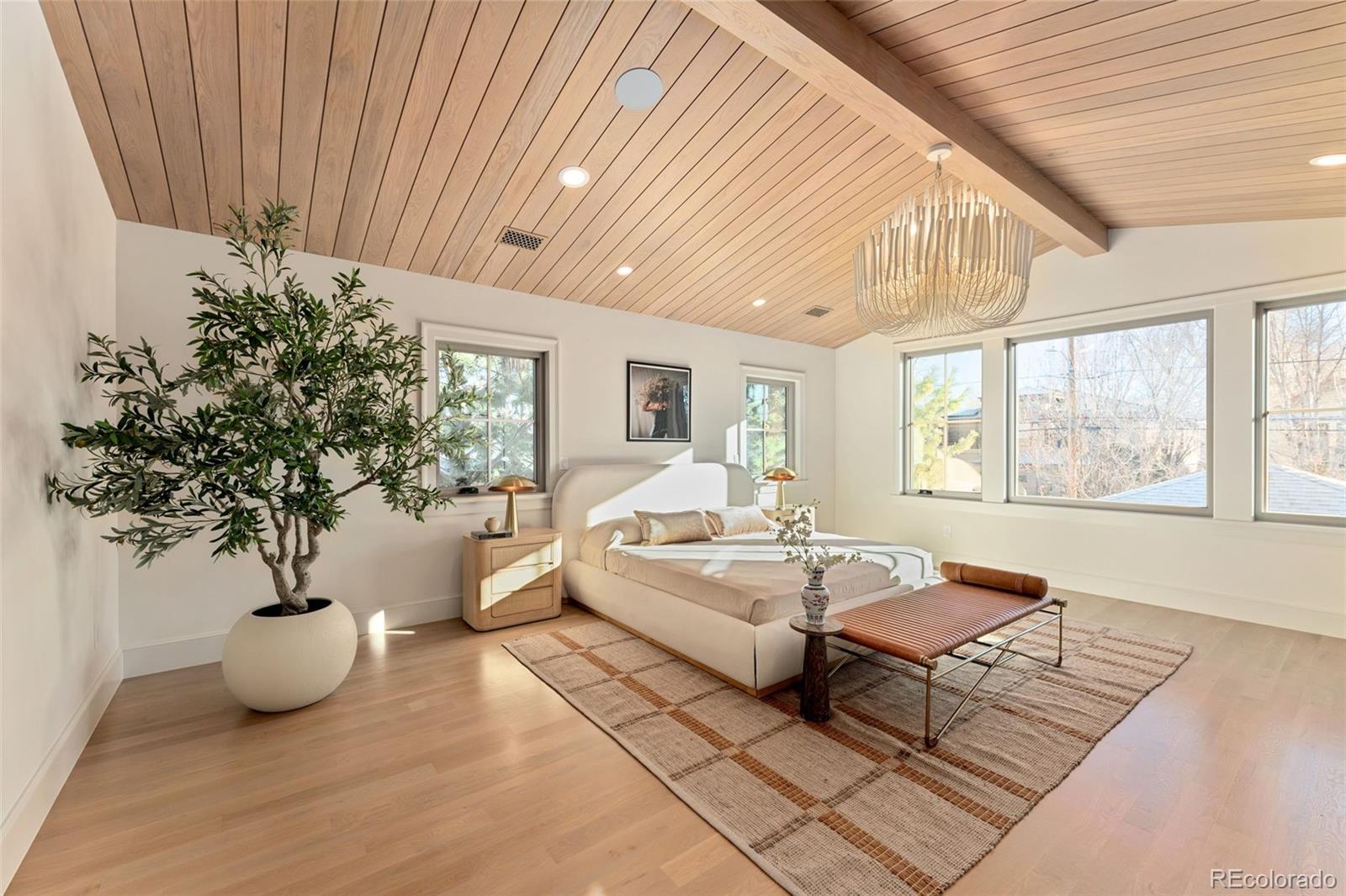 MLS Image #18 for 916 s high street,denver, Colorado