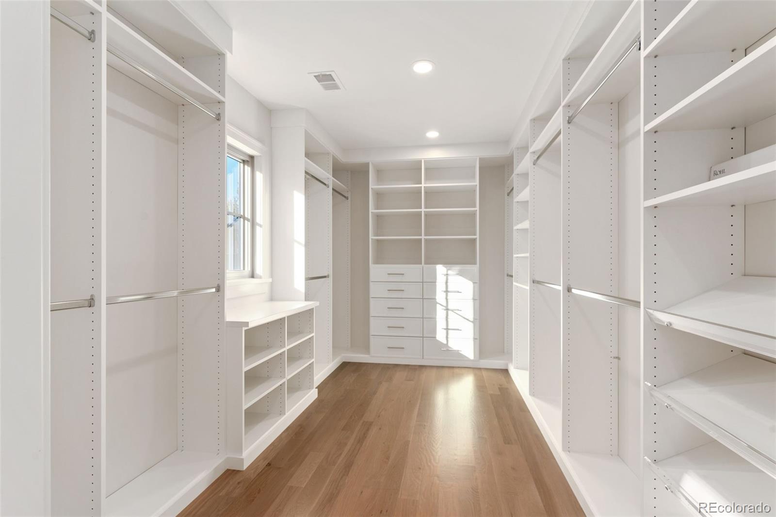 MLS Image #23 for 916 s high street,denver, Colorado