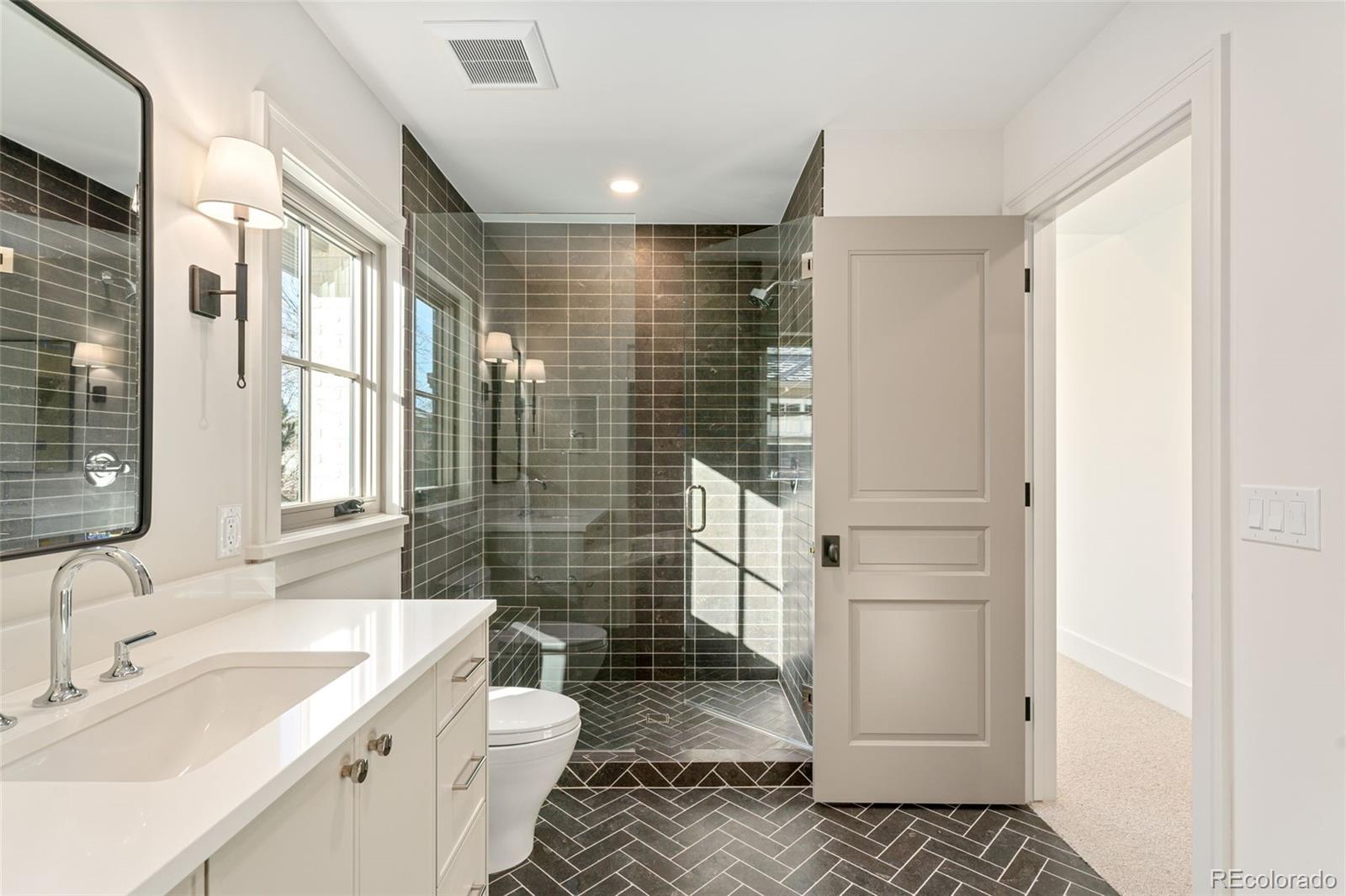 MLS Image #25 for 916 s high street,denver, Colorado