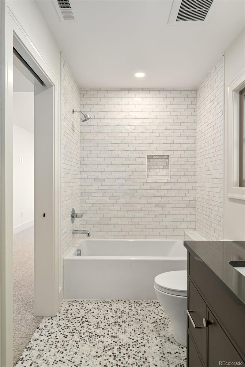 MLS Image #26 for 916 s high street,denver, Colorado
