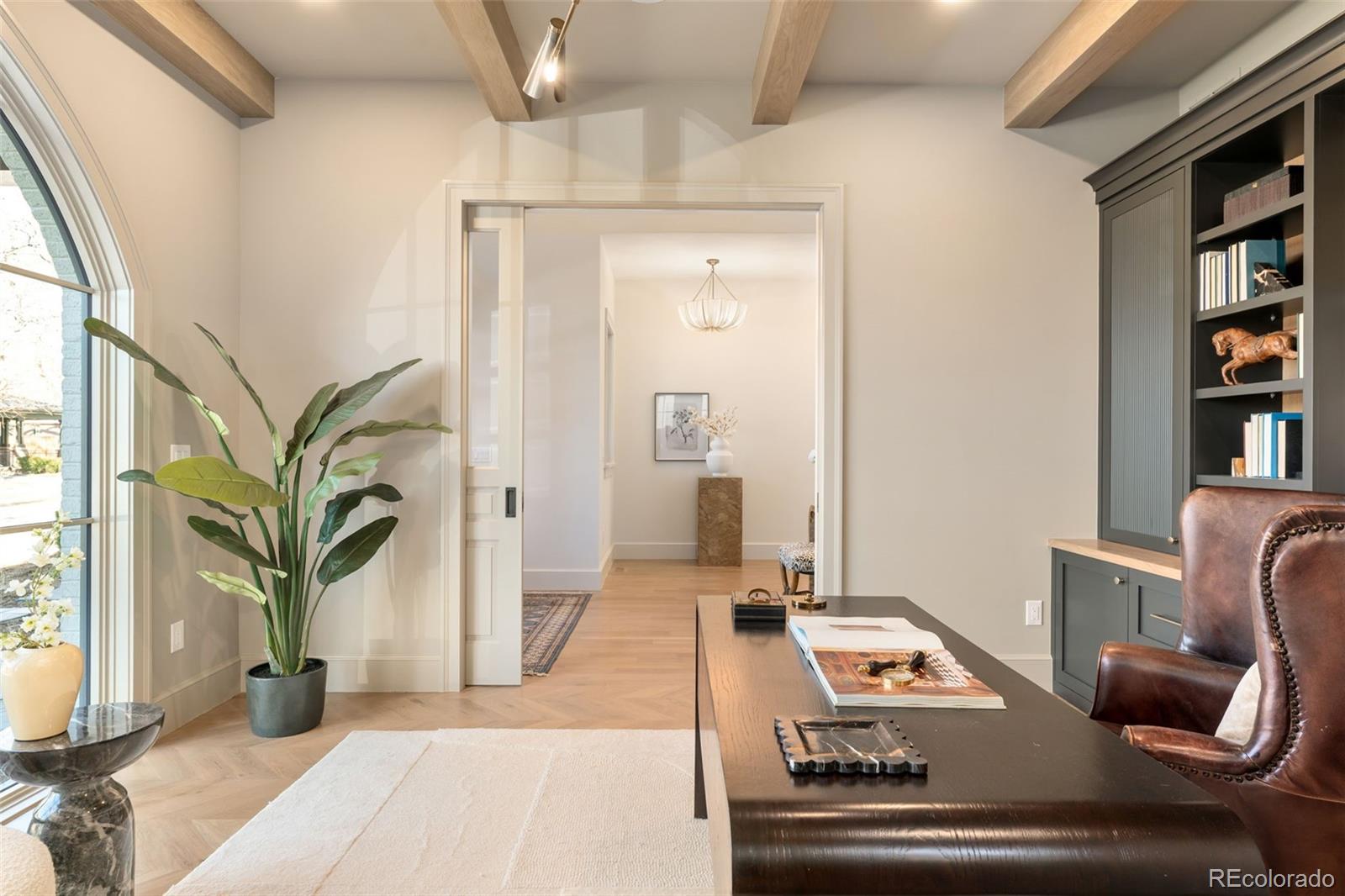 MLS Image #34 for 916 s high street,denver, Colorado