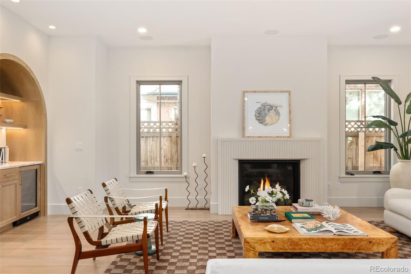 MLS Image #35 for 916 s high street,denver, Colorado