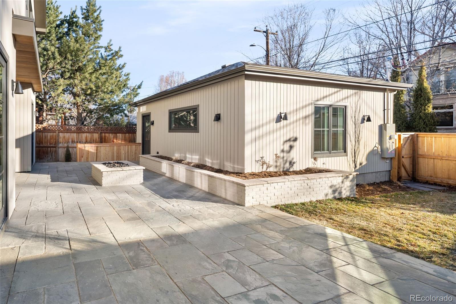 MLS Image #36 for 916 s high street,denver, Colorado