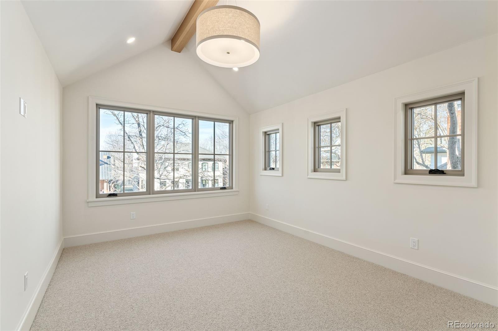 MLS Image #40 for 916 s high street,denver, Colorado